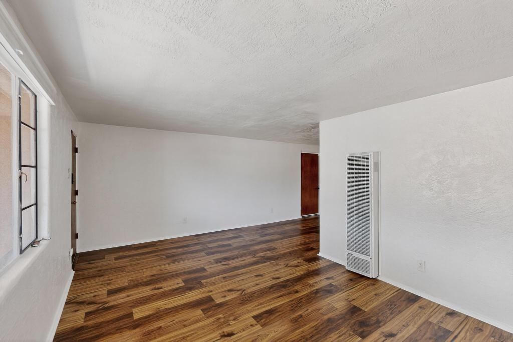 3409 VALENCIA Drive NE