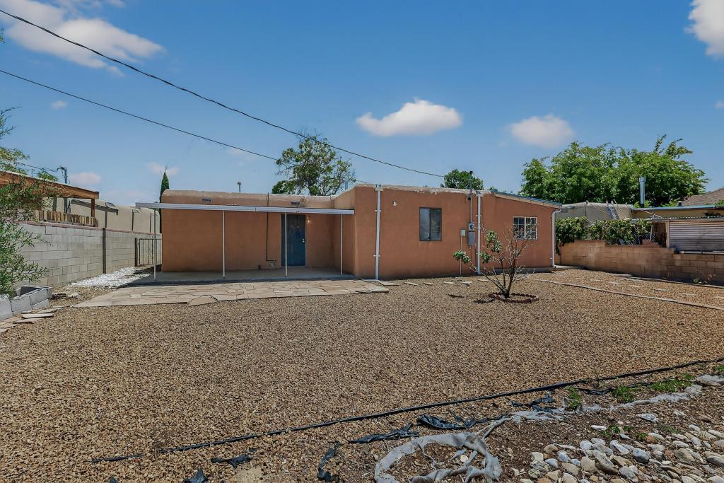 3409 VALENCIA Drive NE