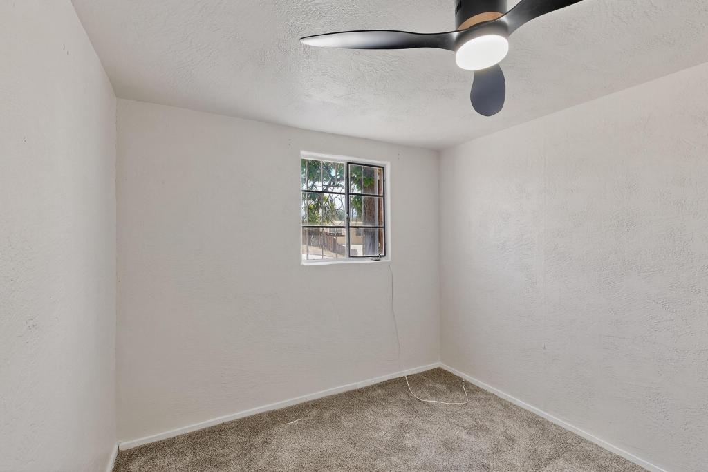 3409 VALENCIA Drive NE