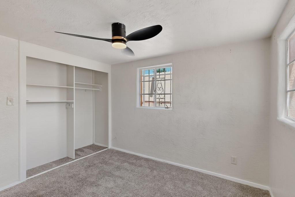 3409 VALENCIA Drive NE