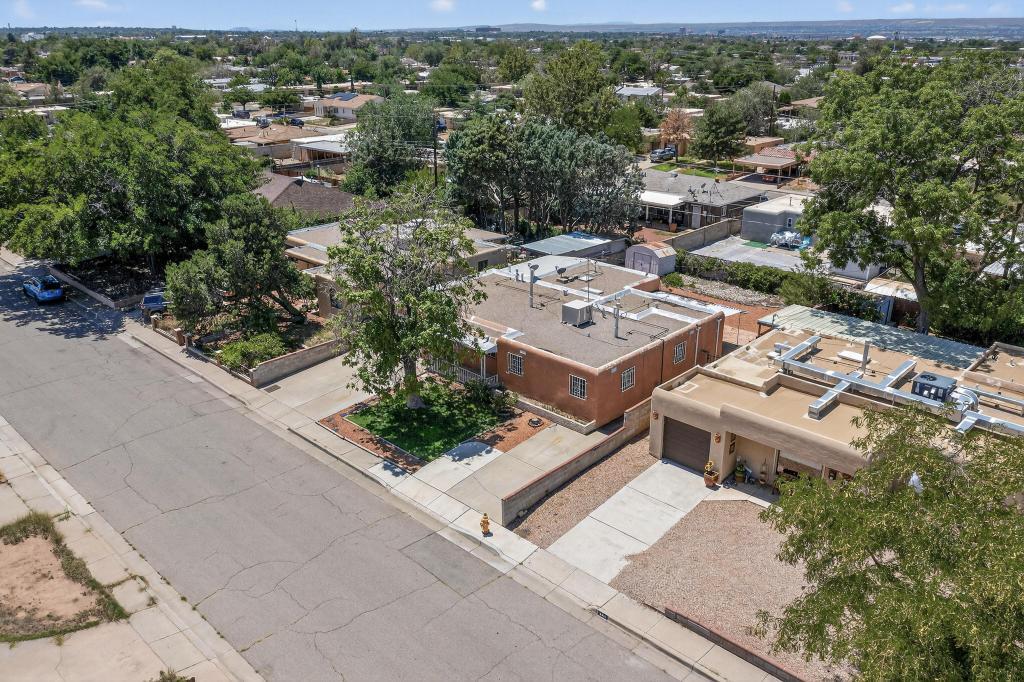 3409 VALENCIA Drive NE