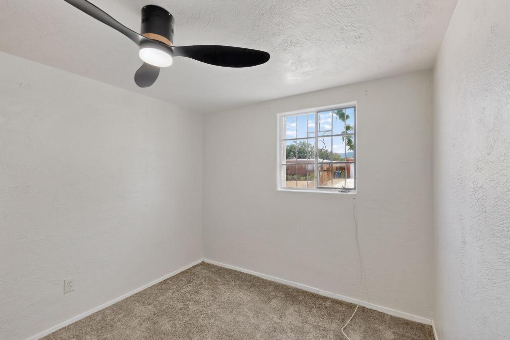 3409 VALENCIA Drive NE