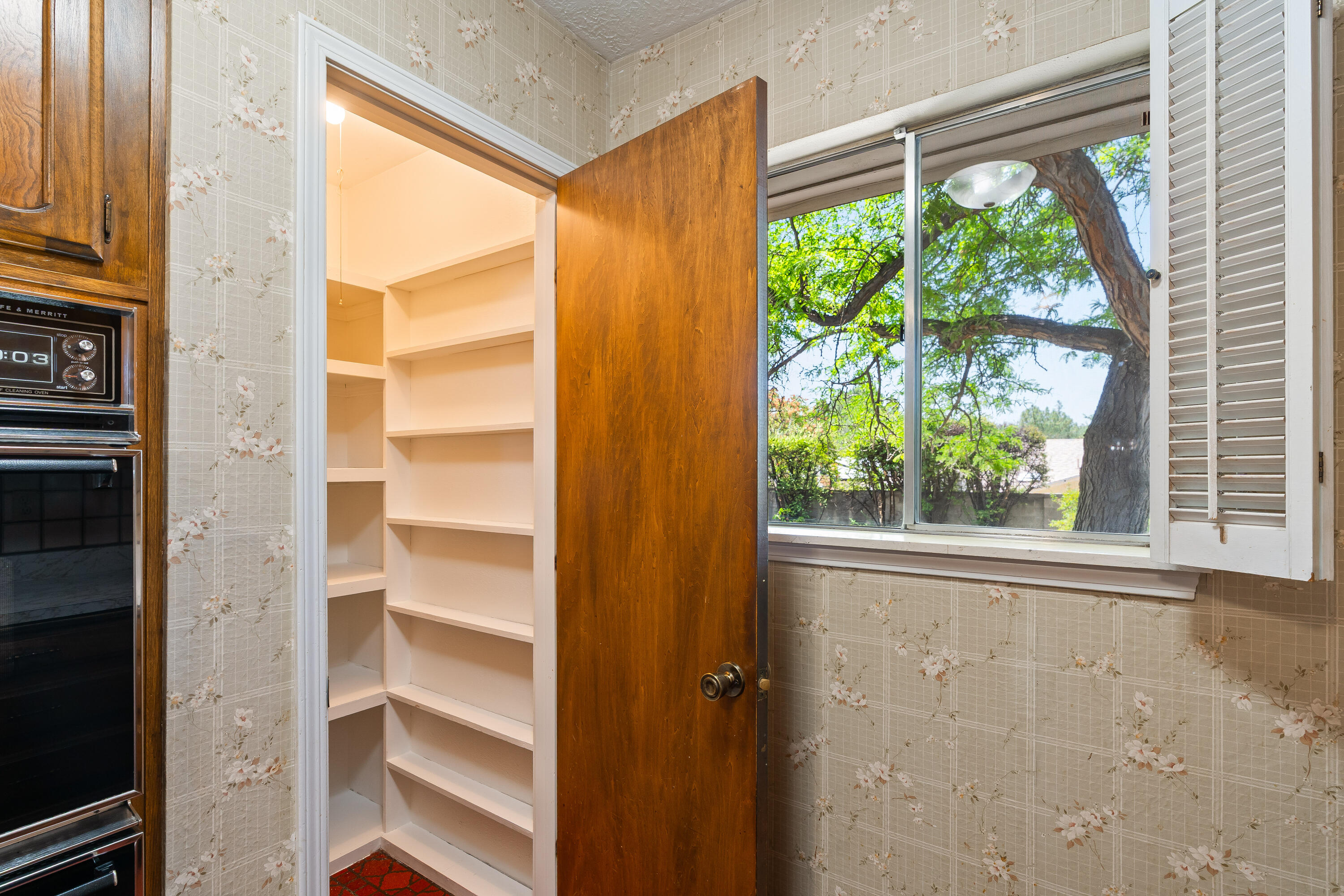 8130 AVENIDA LA PRESTINA NE