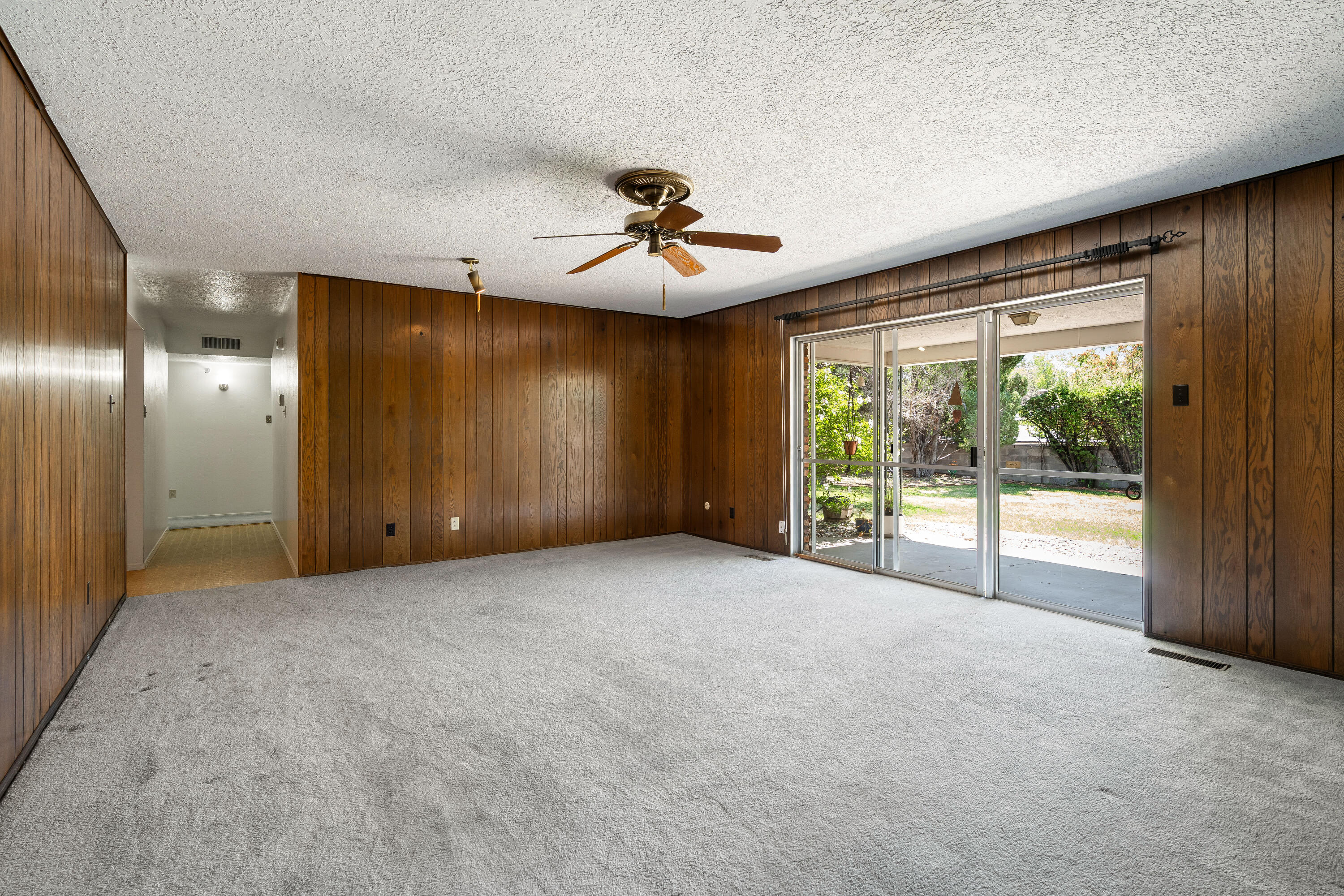 8130 AVENIDA LA PRESTINA NE