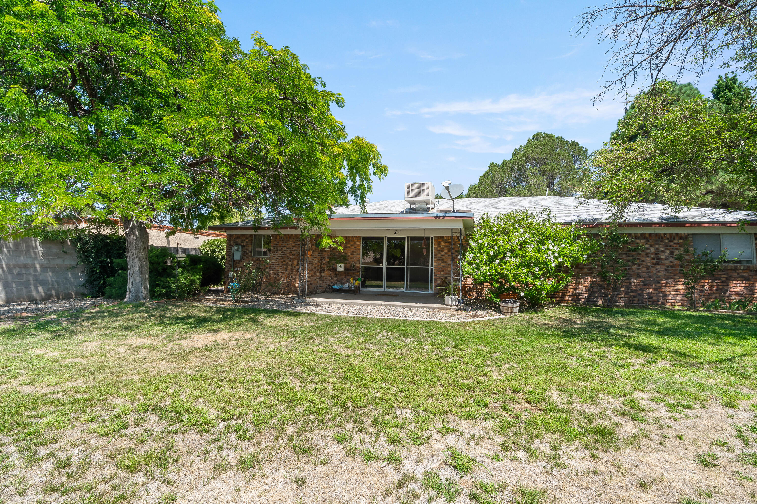 8130 AVENIDA LA PRESTINA NE