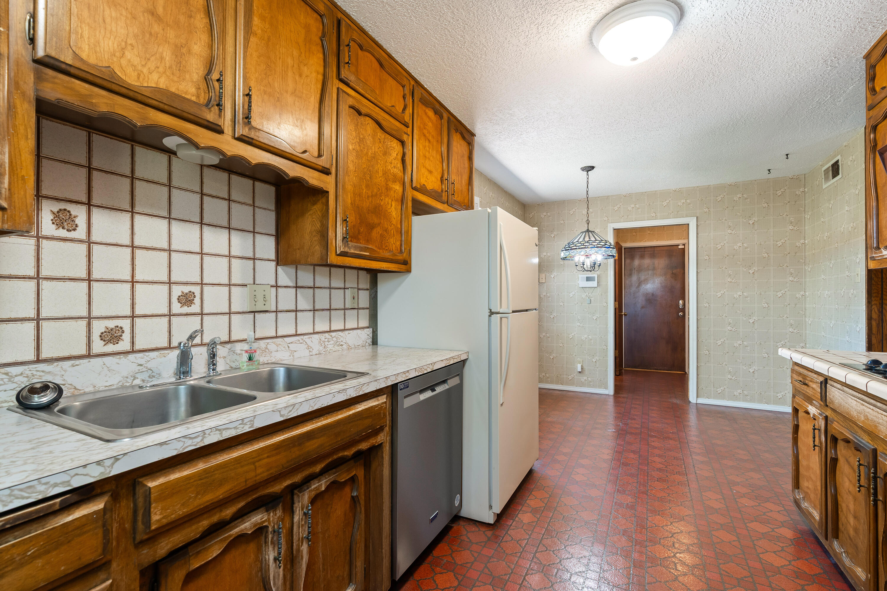 8130 AVENIDA LA PRESTINA NE