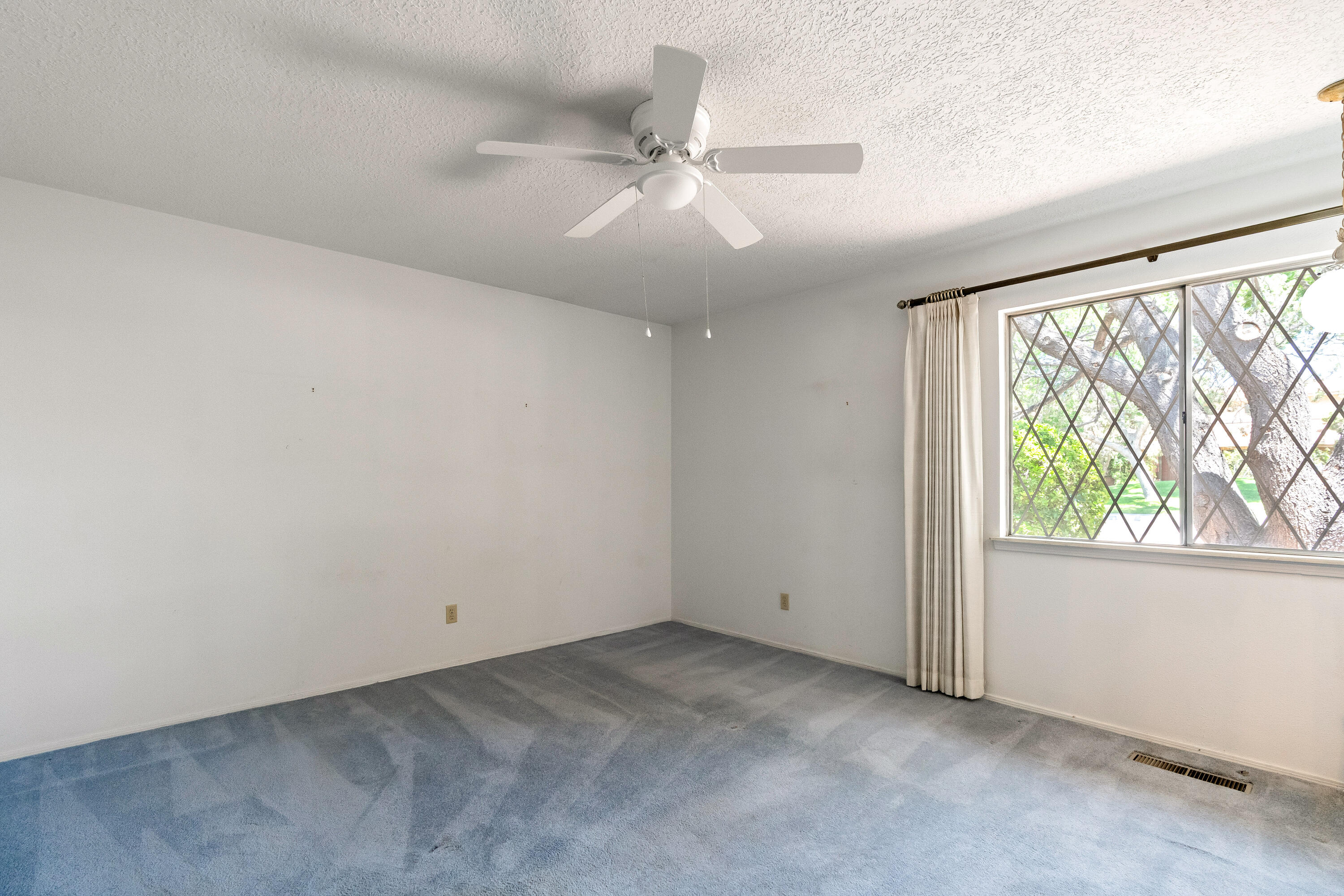 8130 AVENIDA LA PRESTINA NE