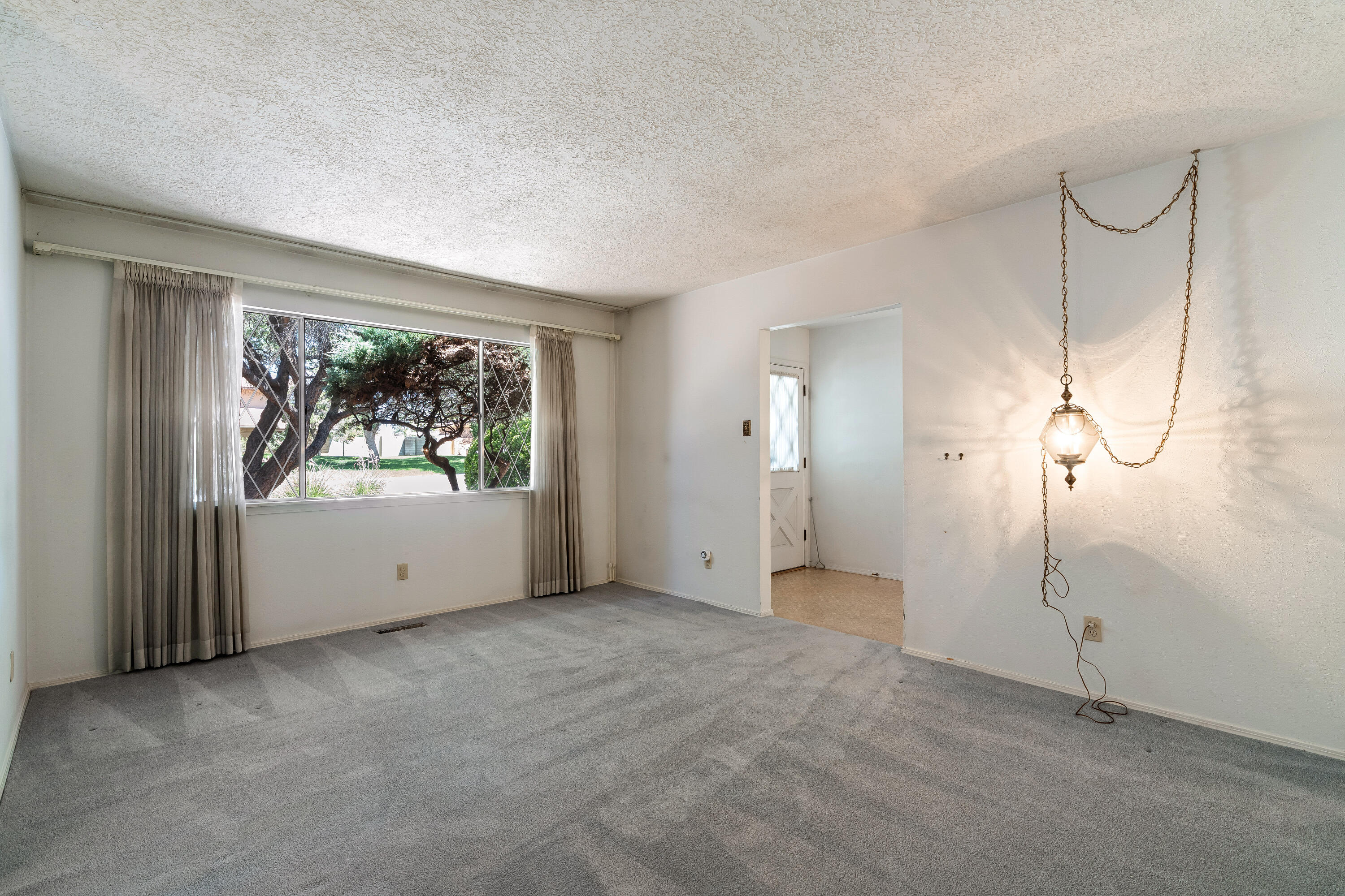 8130 AVENIDA LA PRESTINA NE