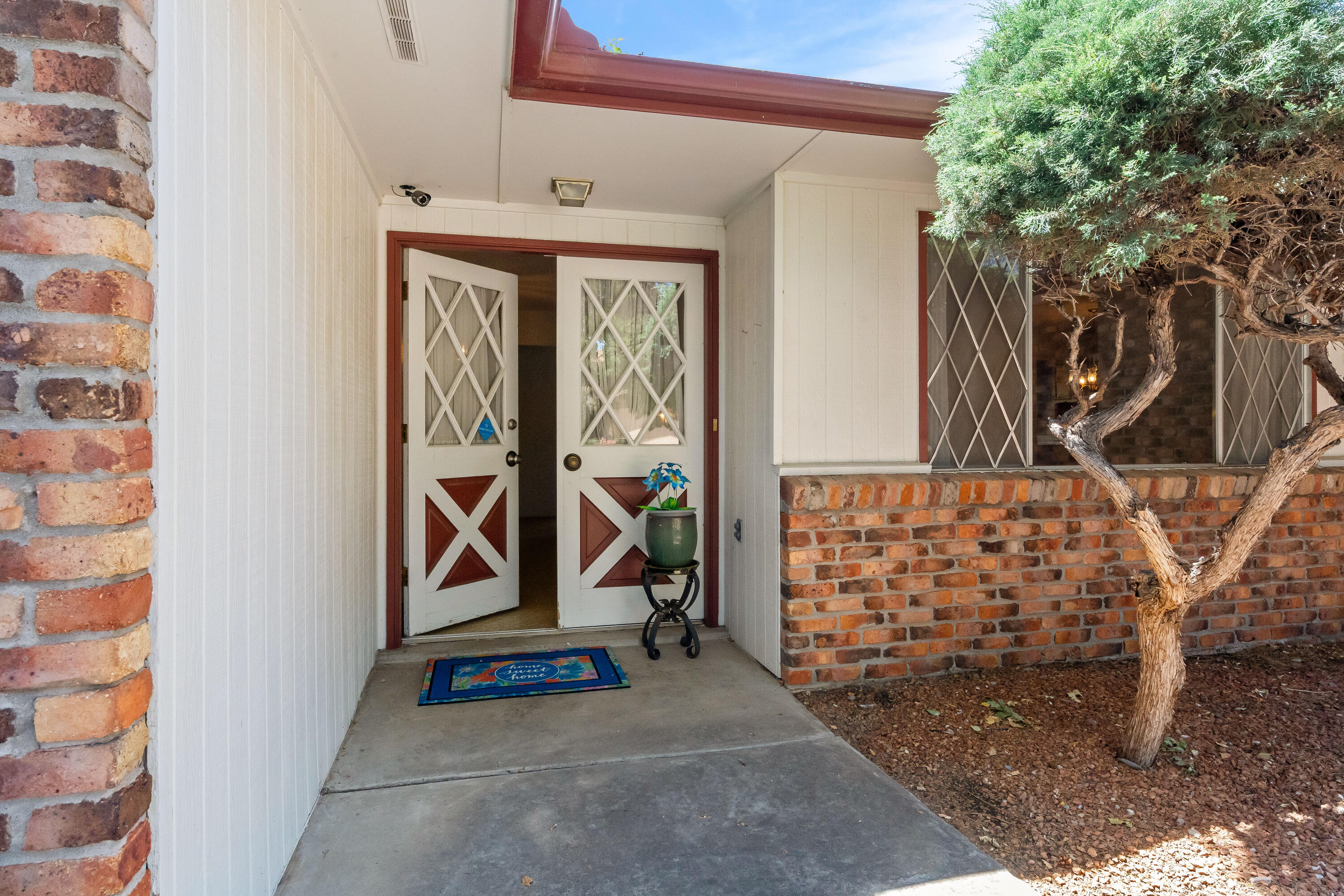 8130 AVENIDA LA PRESTINA NE