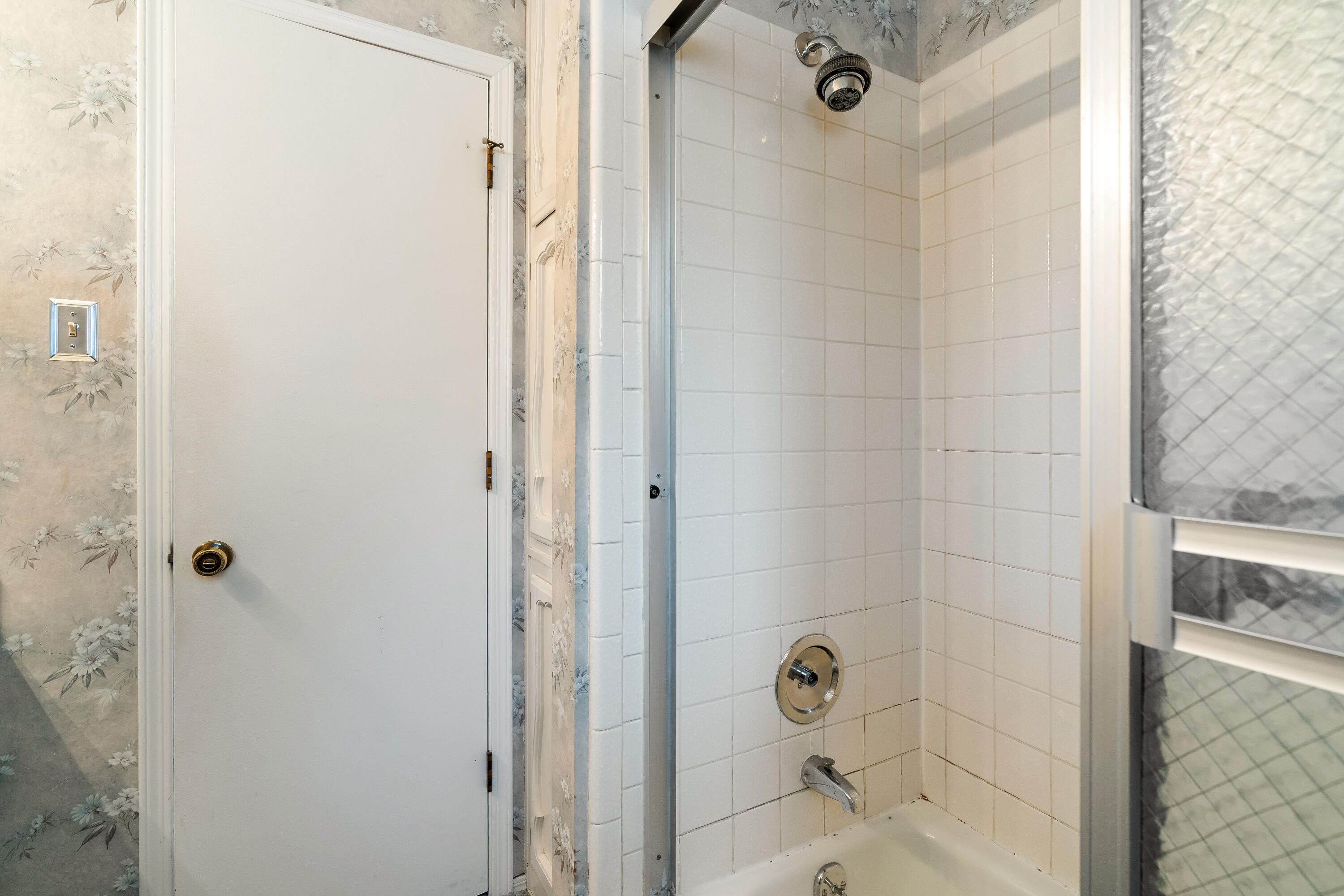 8130 AVENIDA LA PRESTINA NE