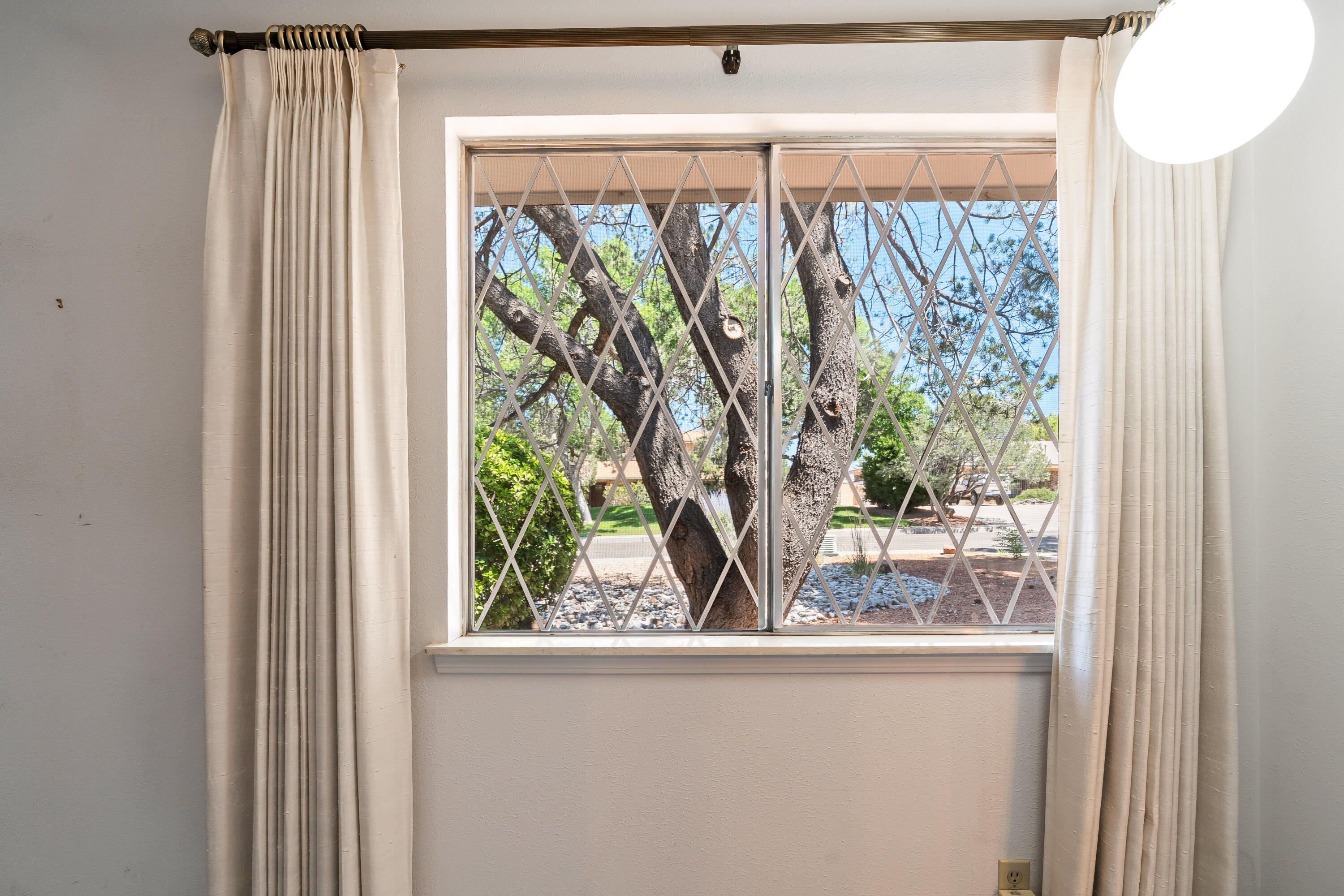 8130 AVENIDA LA PRESTINA NE