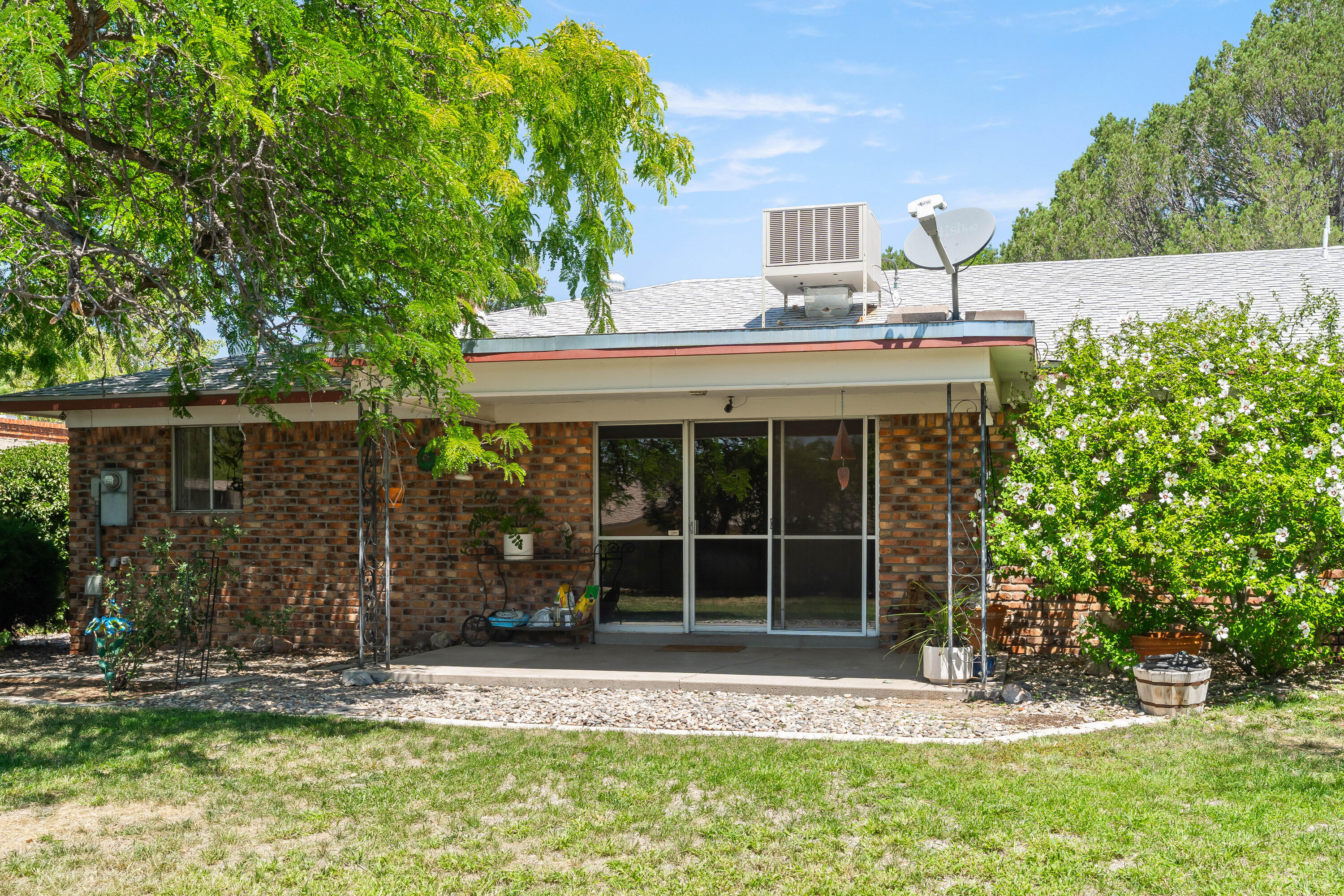 8130 AVENIDA LA PRESTINA NE