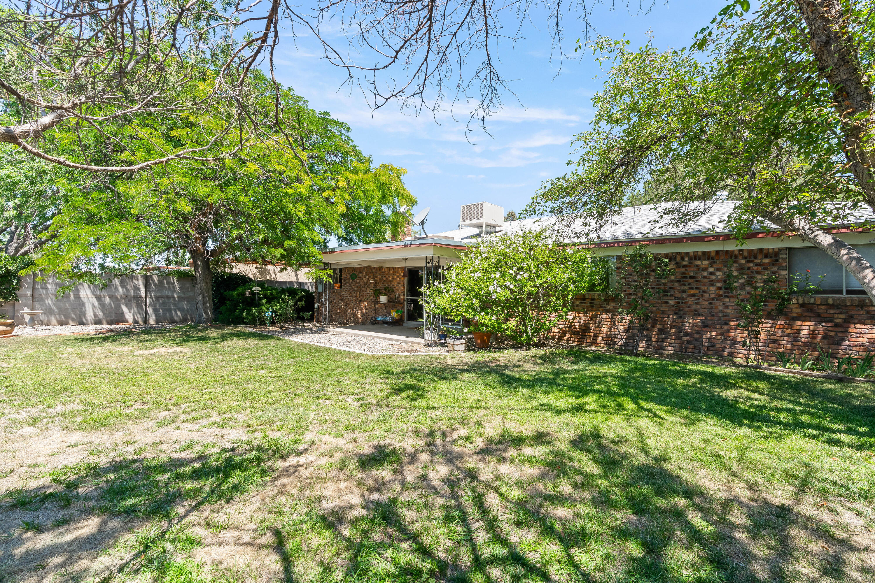 8130 AVENIDA LA PRESTINA NE