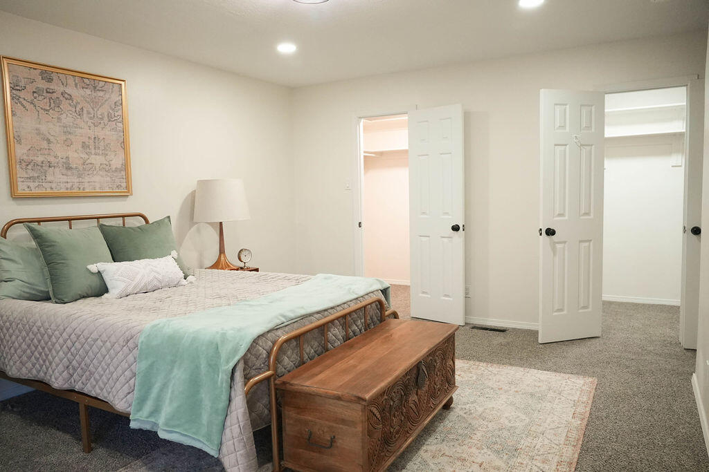 1701 MIRACERROS Place NE