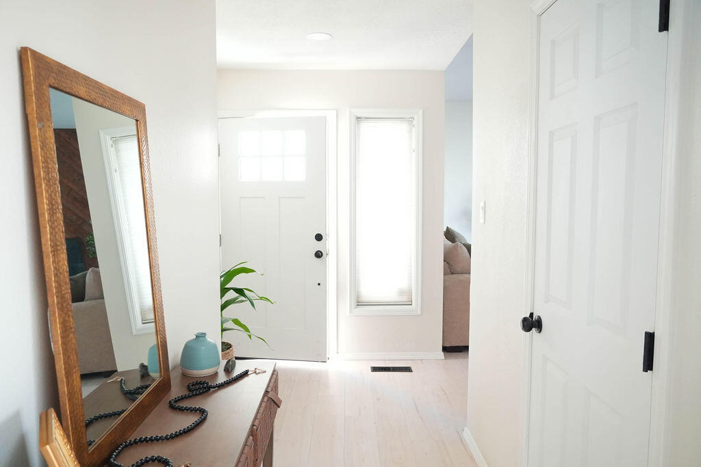 1701 MIRACERROS Place NE