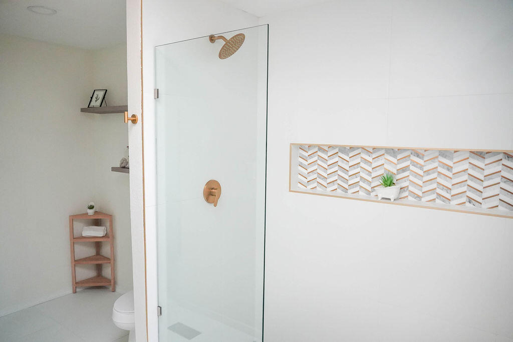 1701 MIRACERROS Place NE