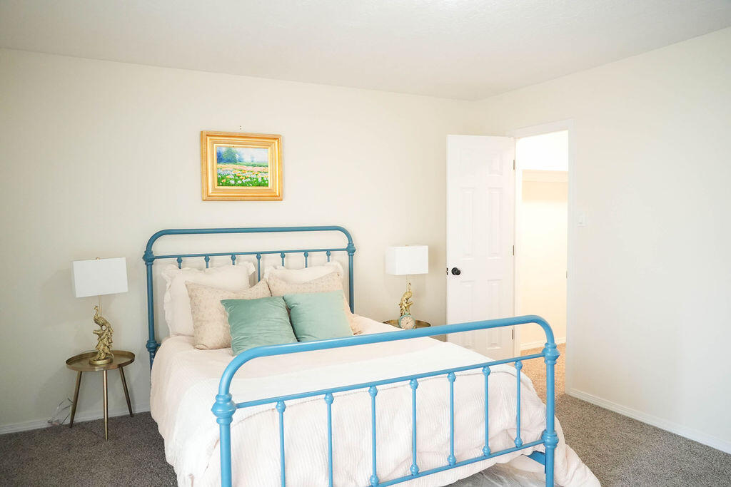 1701 MIRACERROS Place NE