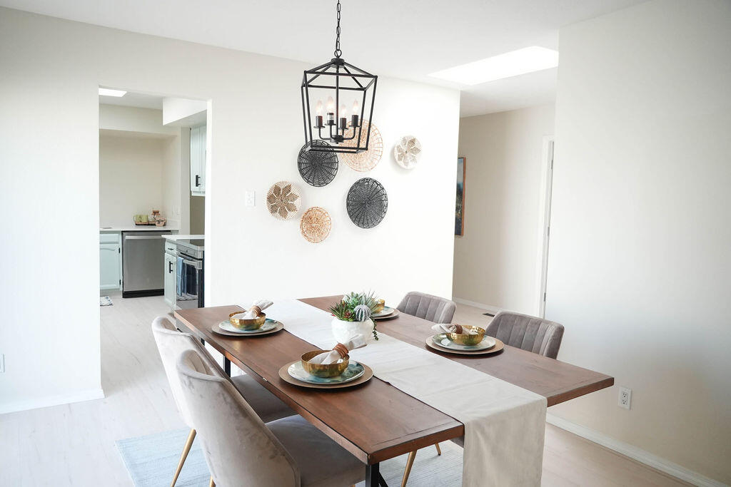 1701 MIRACERROS Place NE