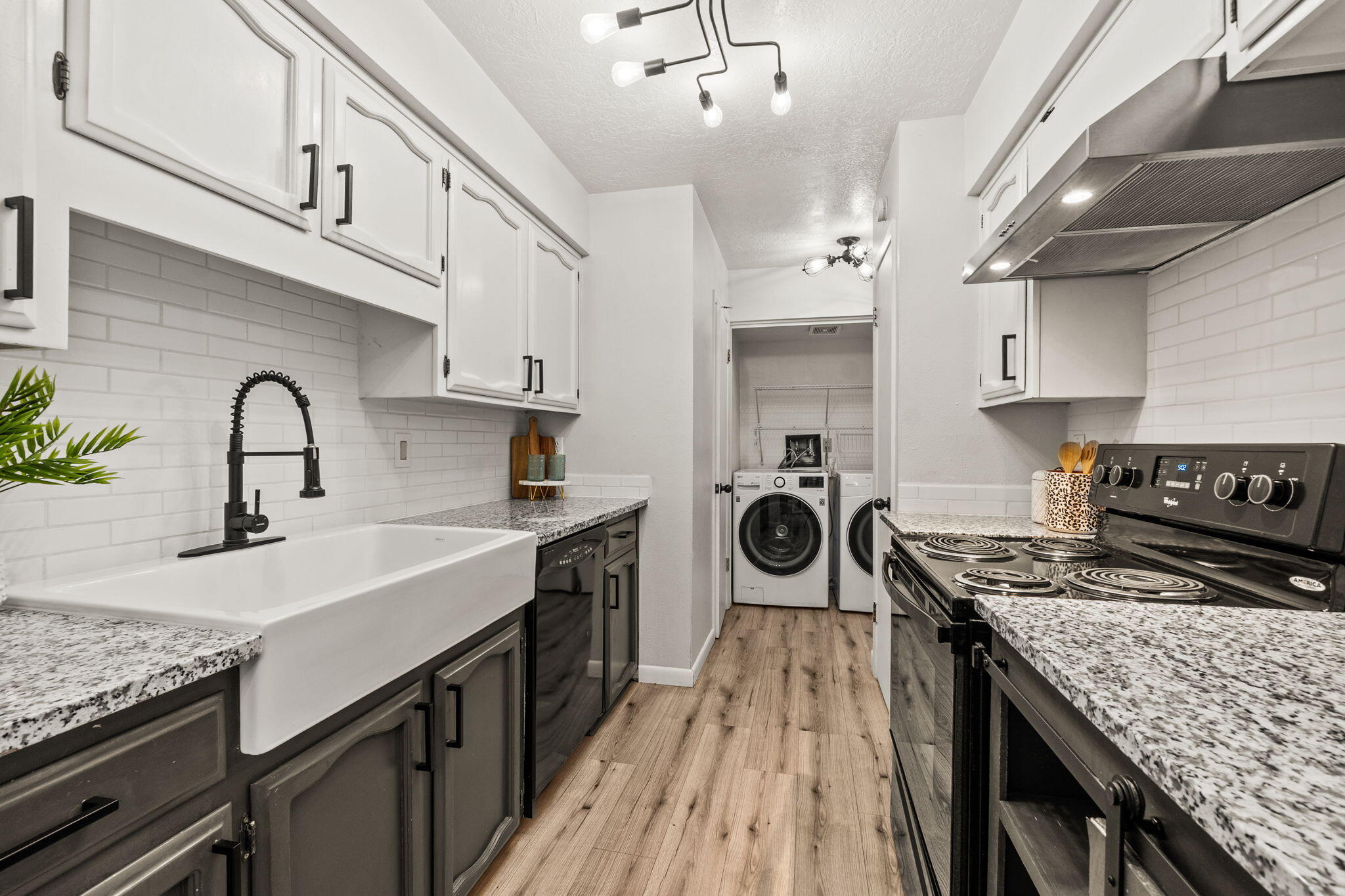 10548 MONTGOMERY Boulevard NE