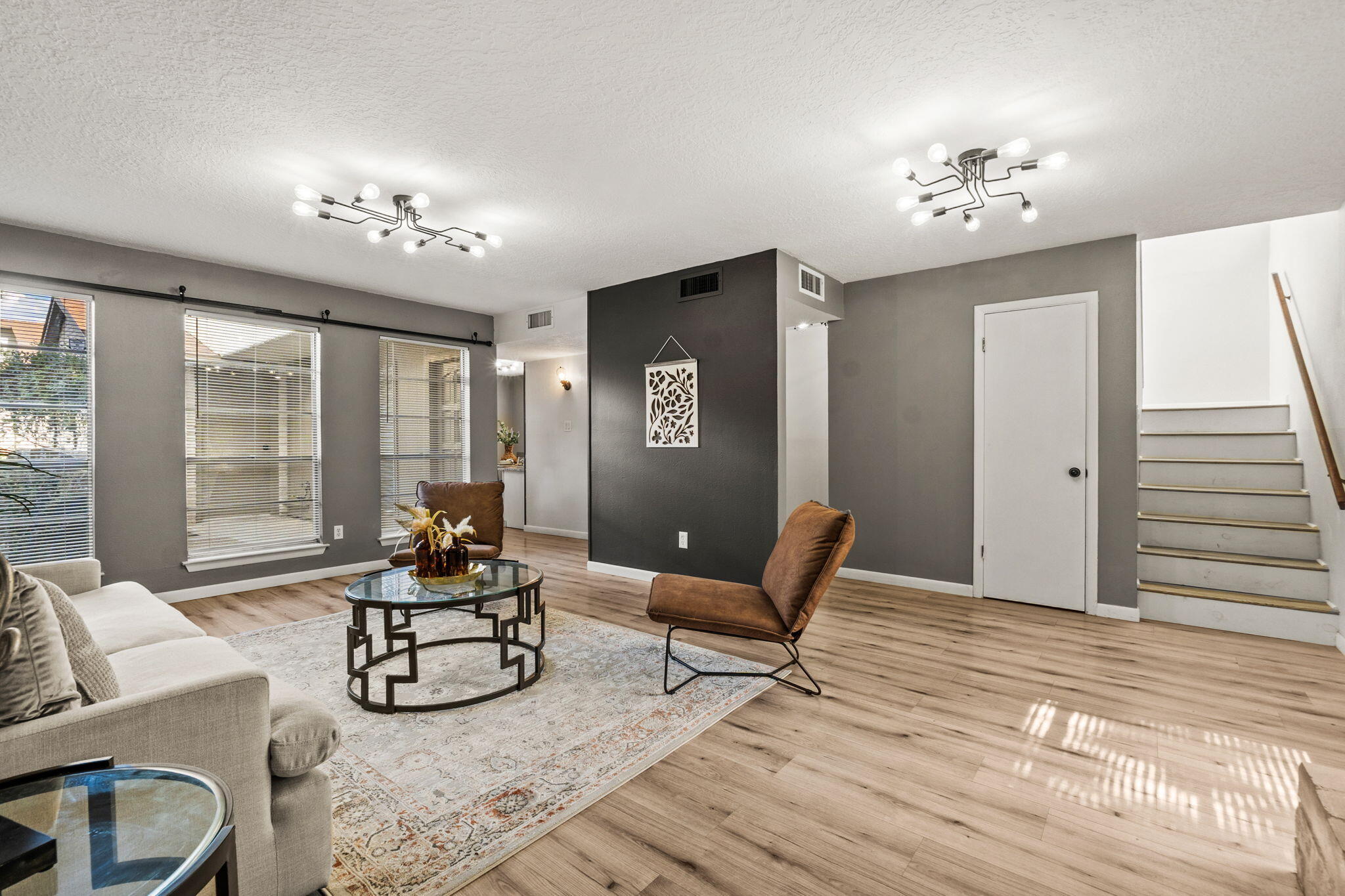 10548 MONTGOMERY Boulevard NE