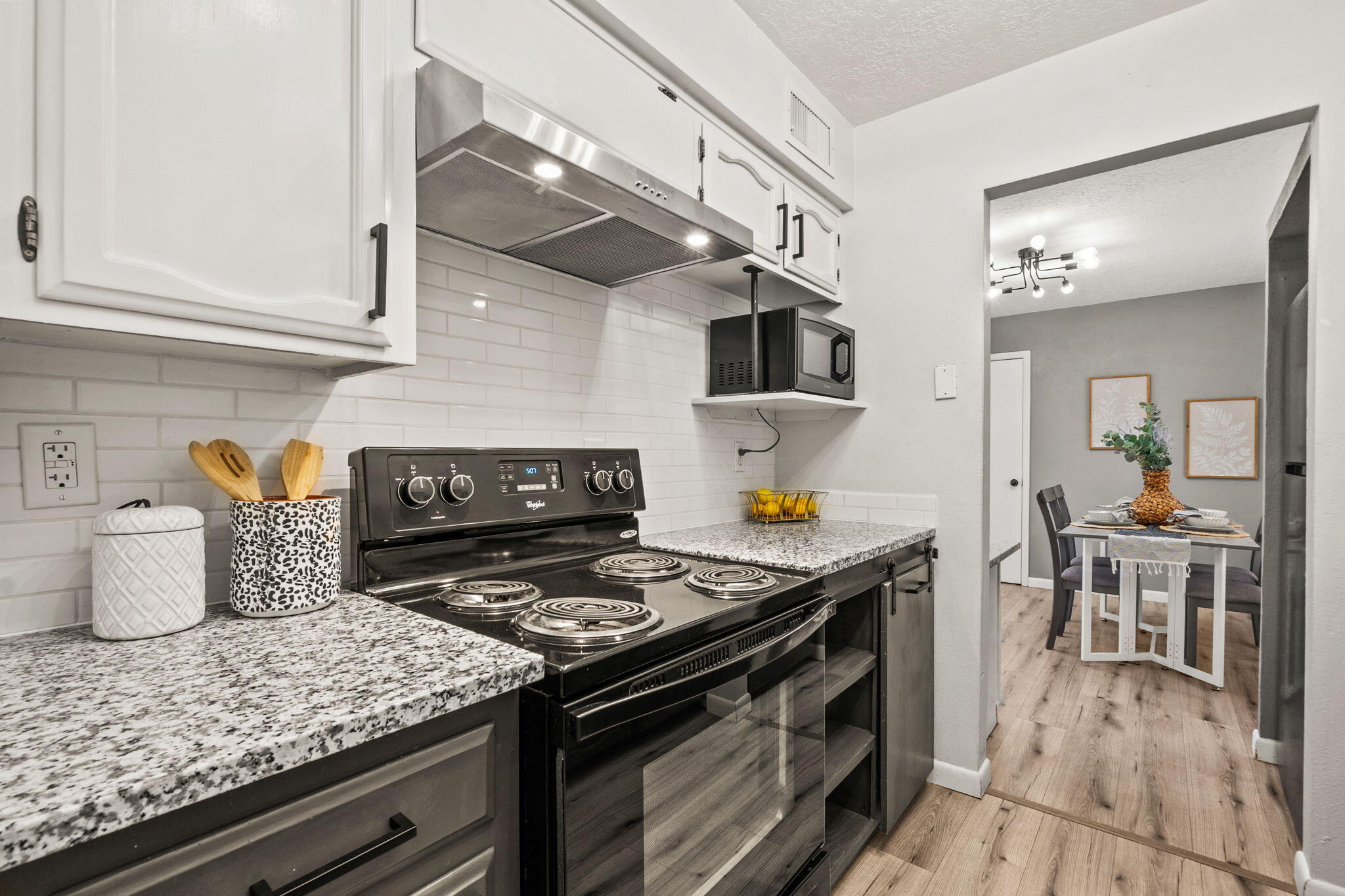 10548 MONTGOMERY Boulevard NE