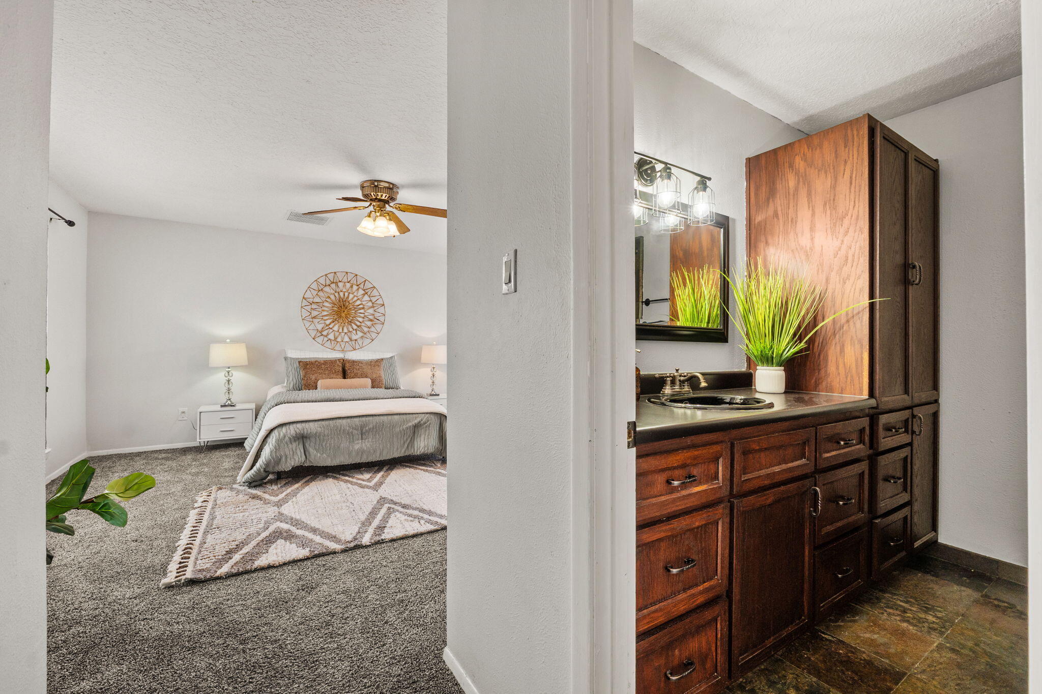 10548 MONTGOMERY Boulevard NE