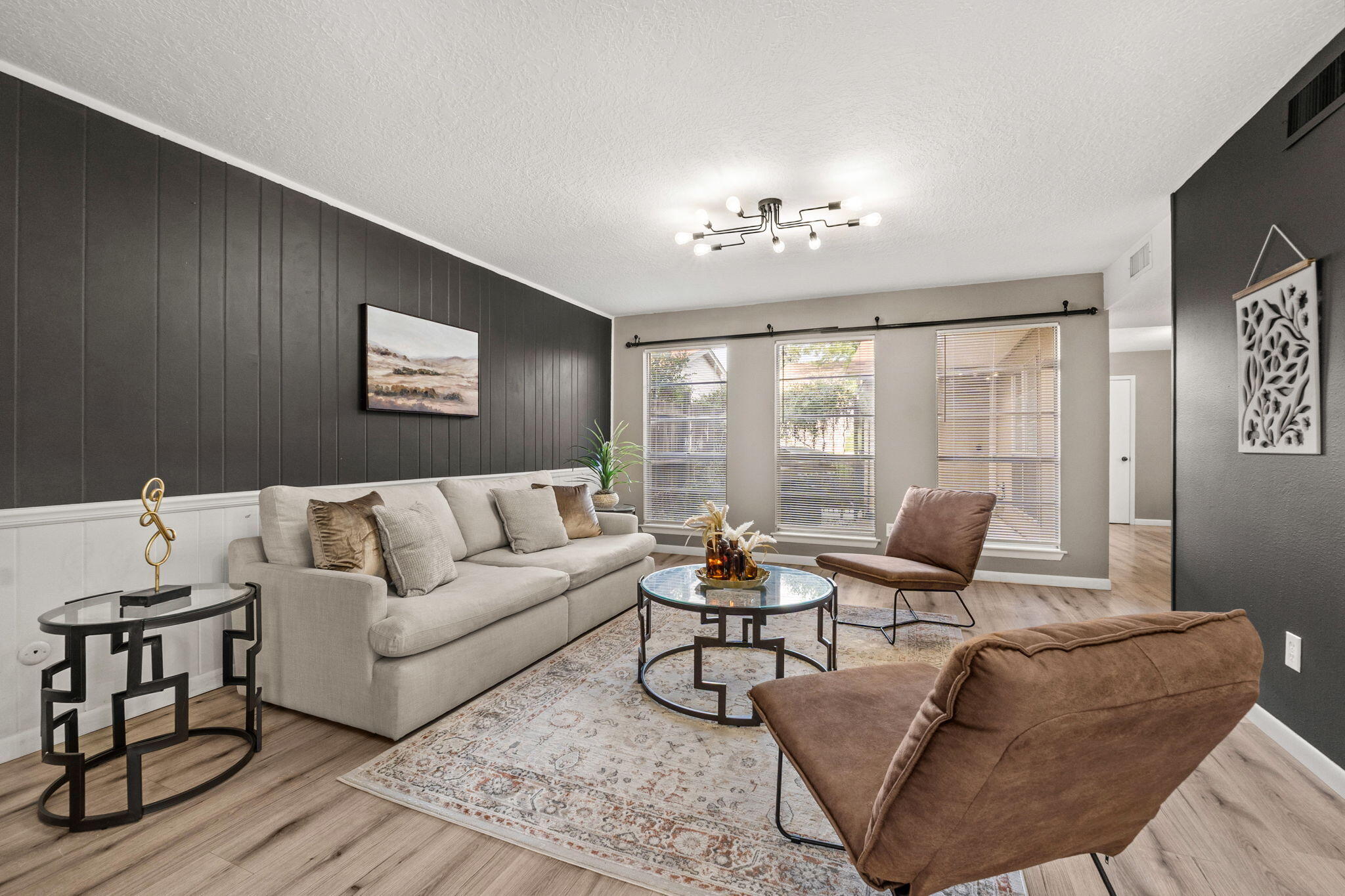 10548 MONTGOMERY Boulevard NE