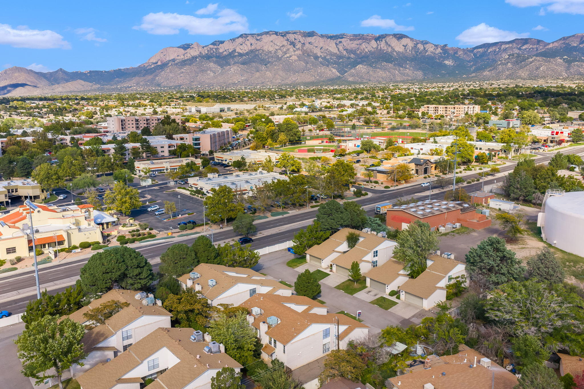 10548 MONTGOMERY Boulevard NE