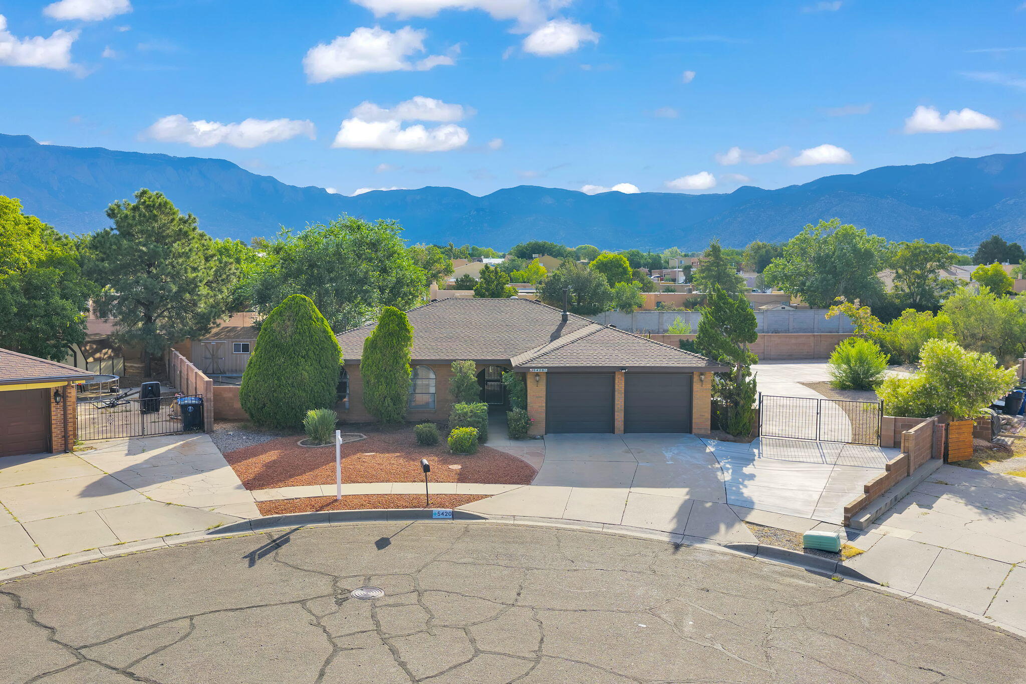 5420 THOMAS Court NE