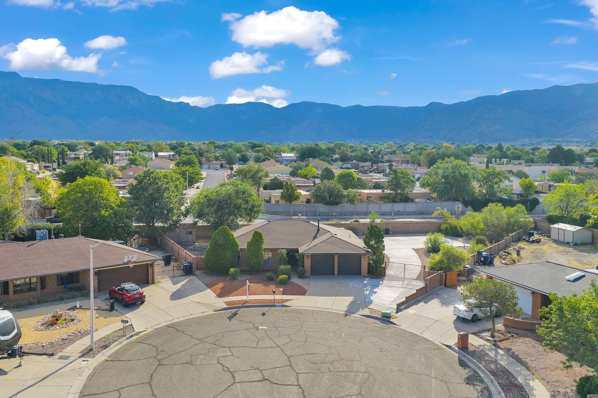 5420 THOMAS Court NE