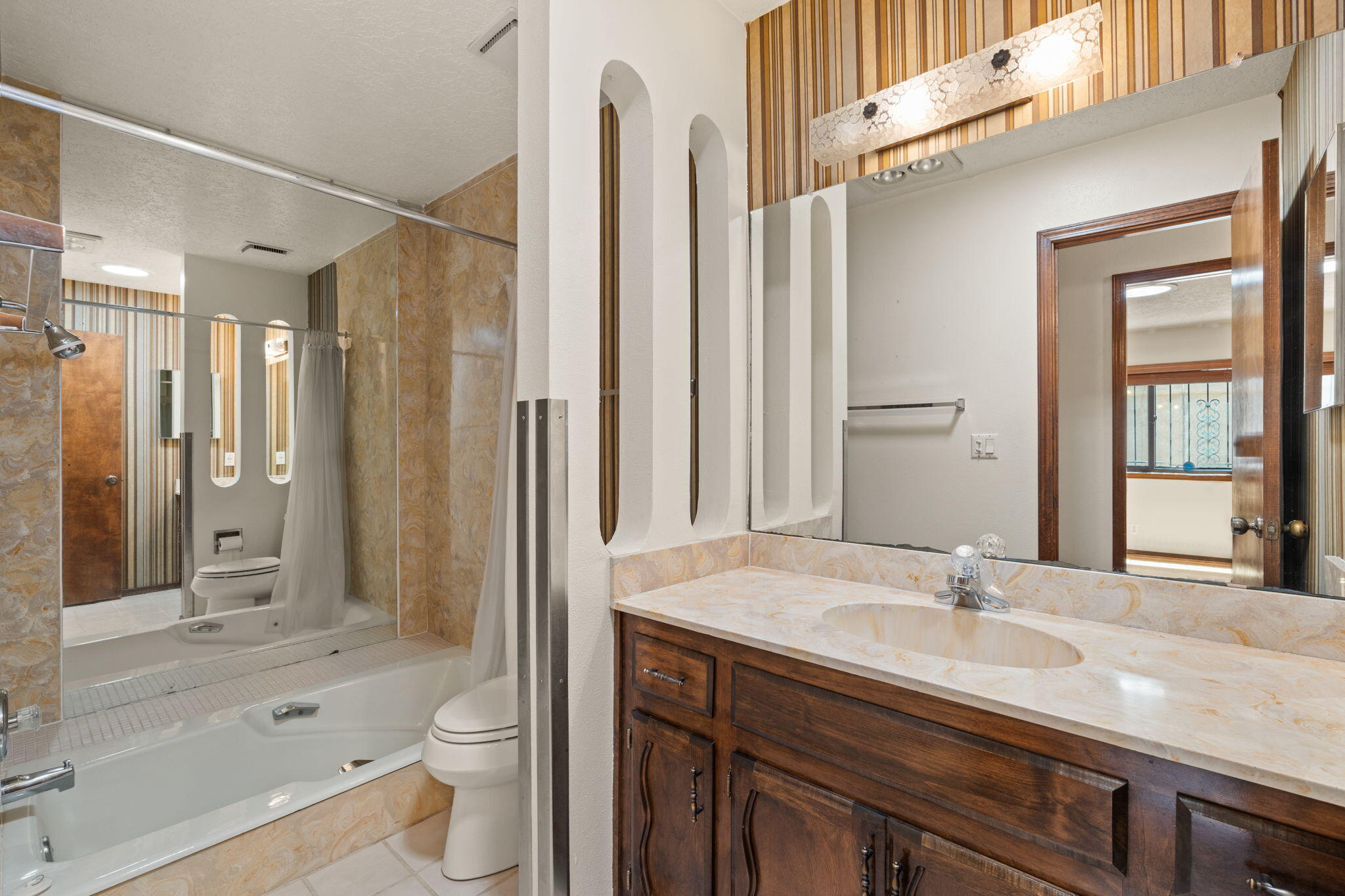 9424 AVENIDA DE LA LUNA NE