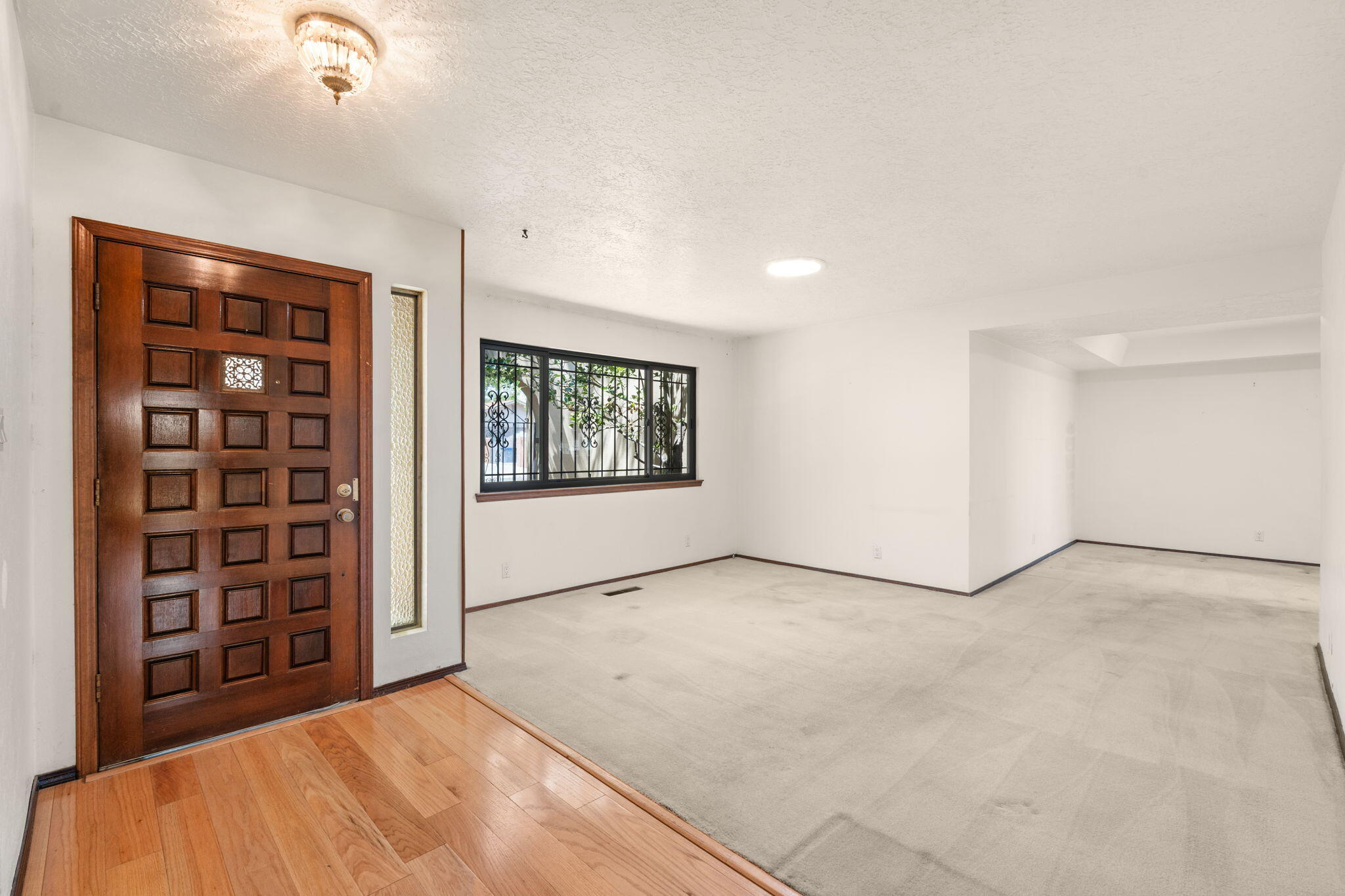 9424 AVENIDA DE LA LUNA NE