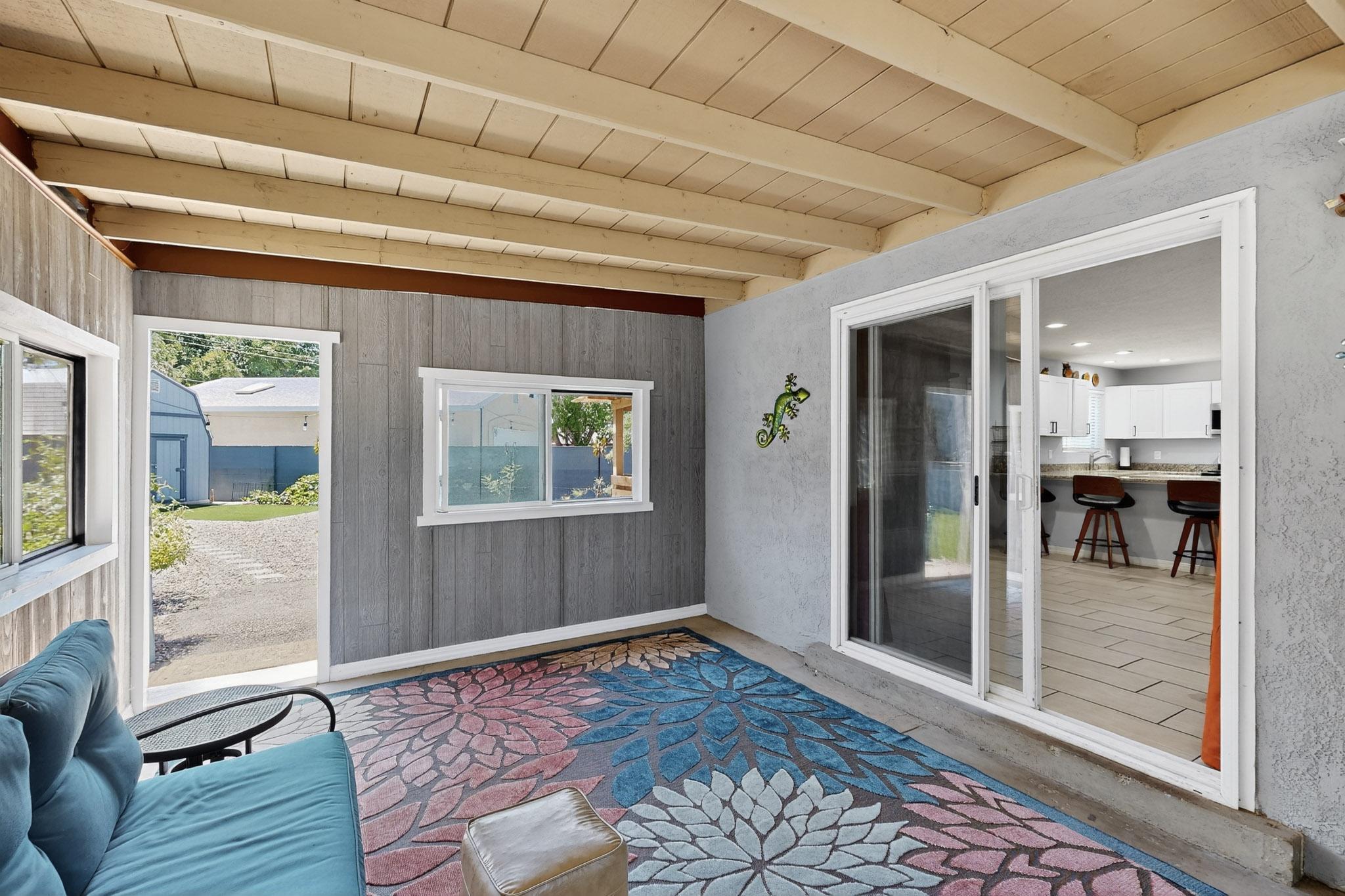 1602 HIAWATHA Drive NE