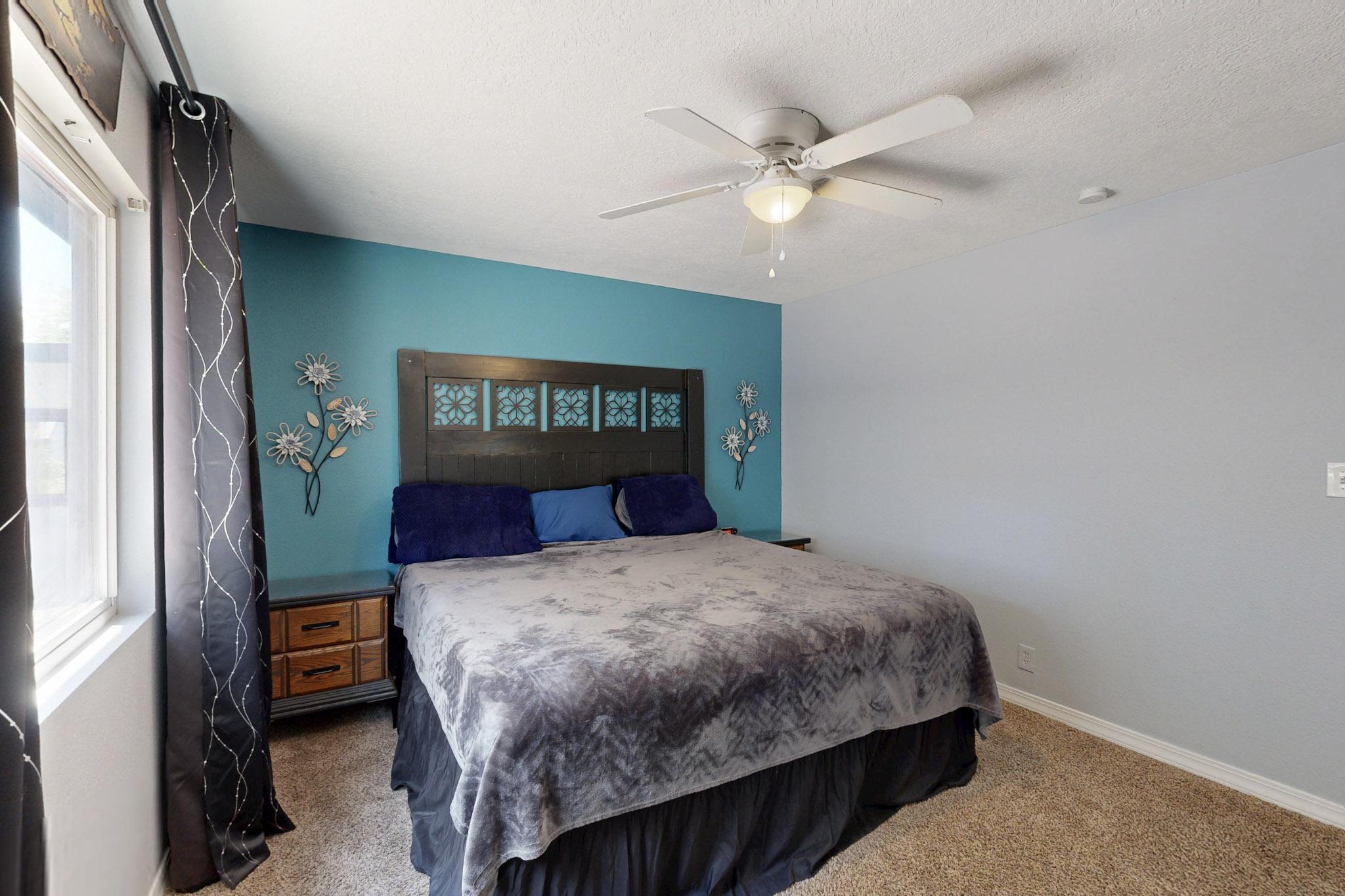 1602 HIAWATHA Drive NE