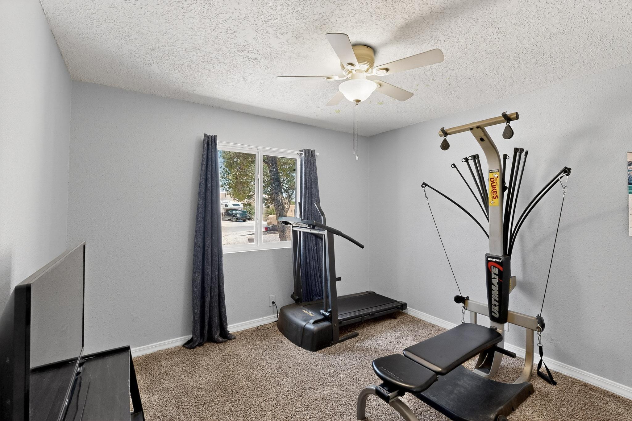 1602 HIAWATHA Drive NE