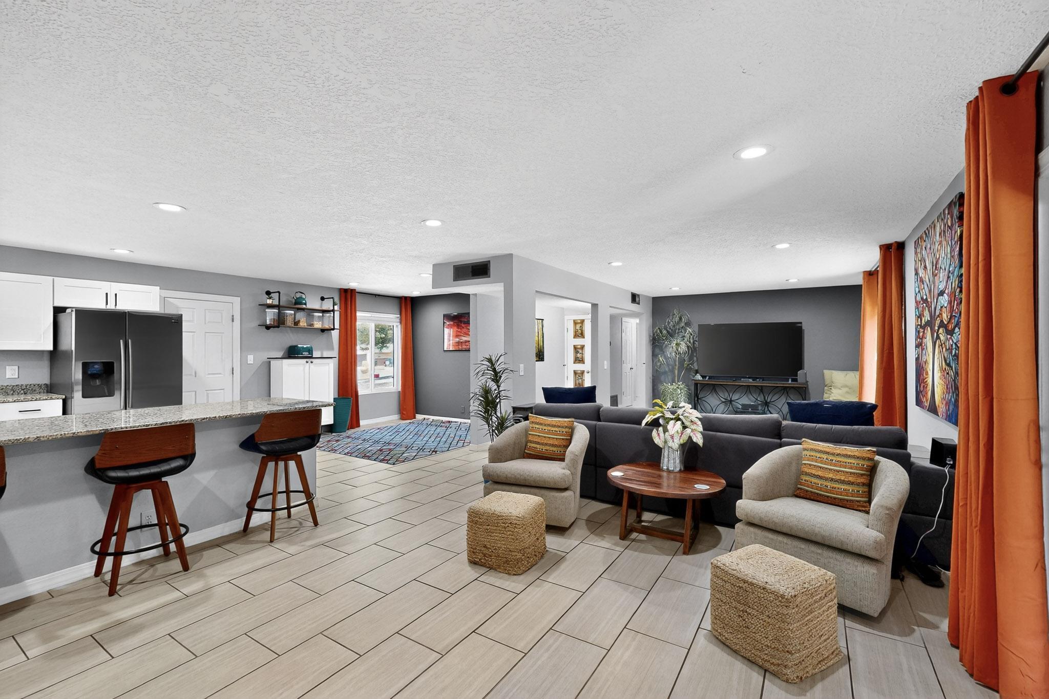 1602 HIAWATHA Drive NE