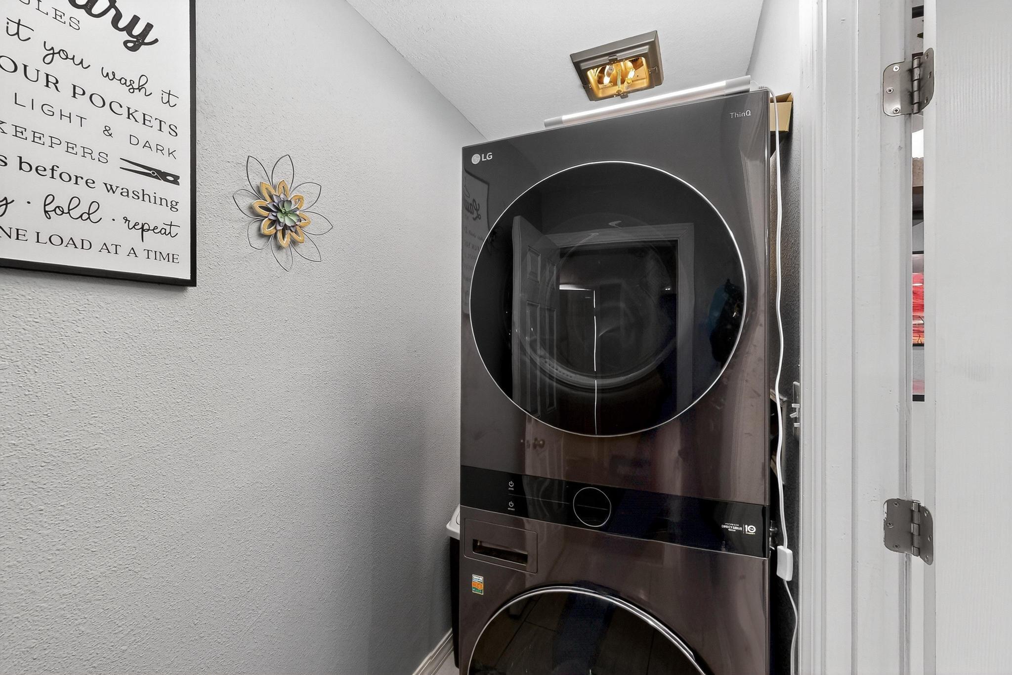 1602 HIAWATHA Drive NE