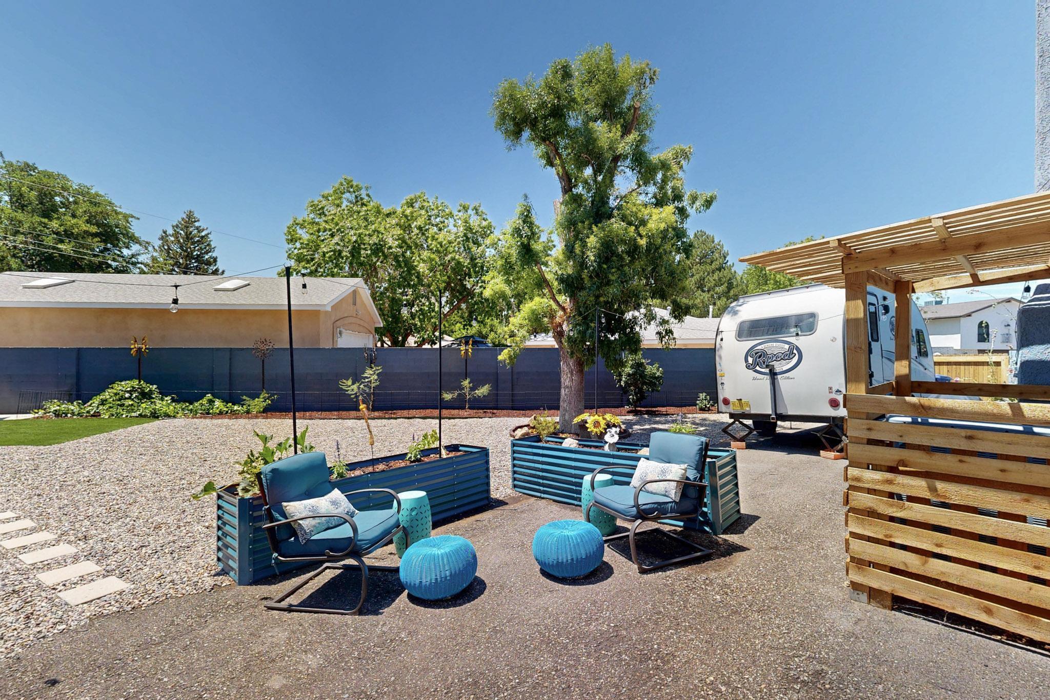 1602 HIAWATHA Drive NE