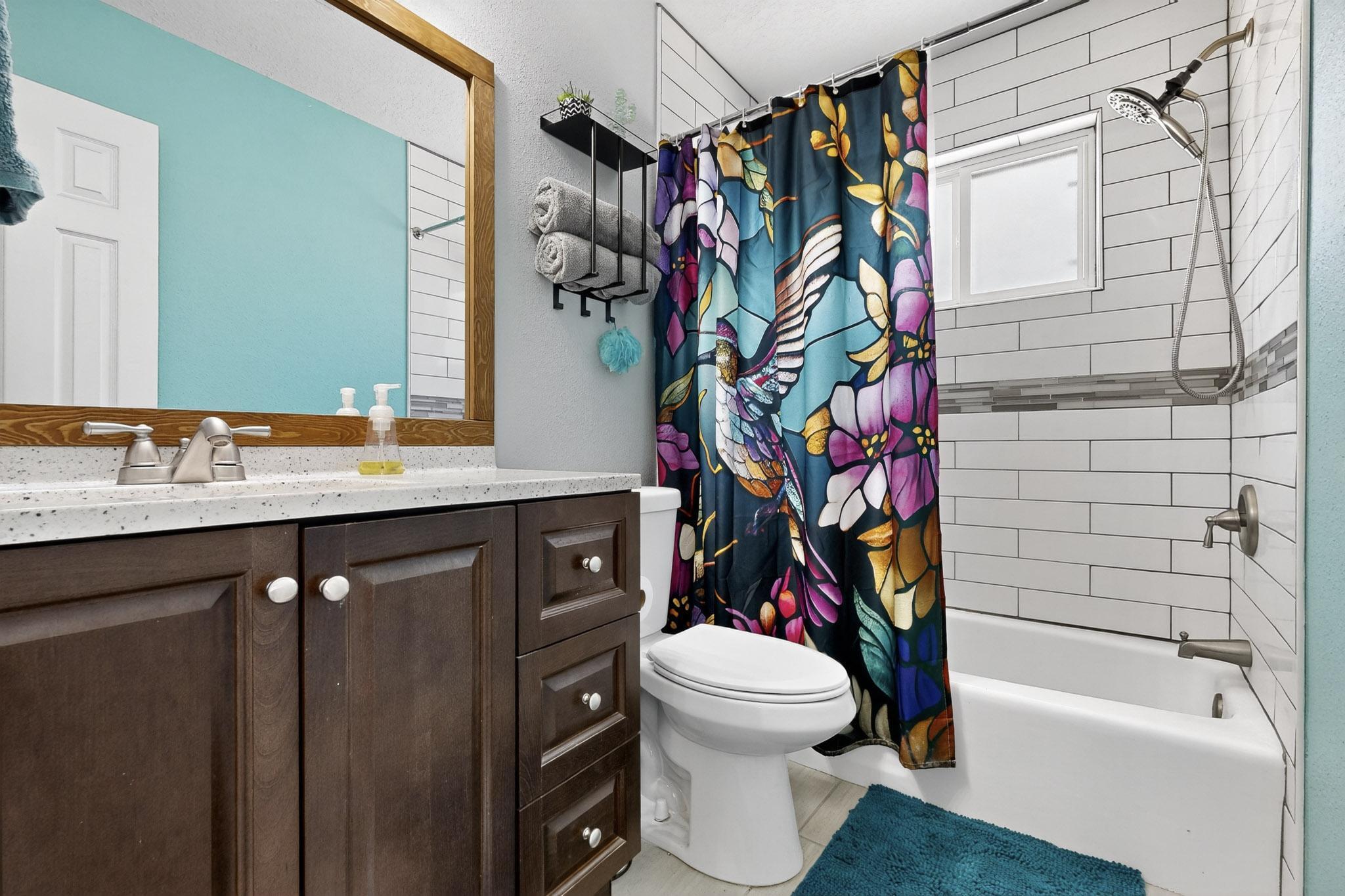 1602 HIAWATHA Drive NE