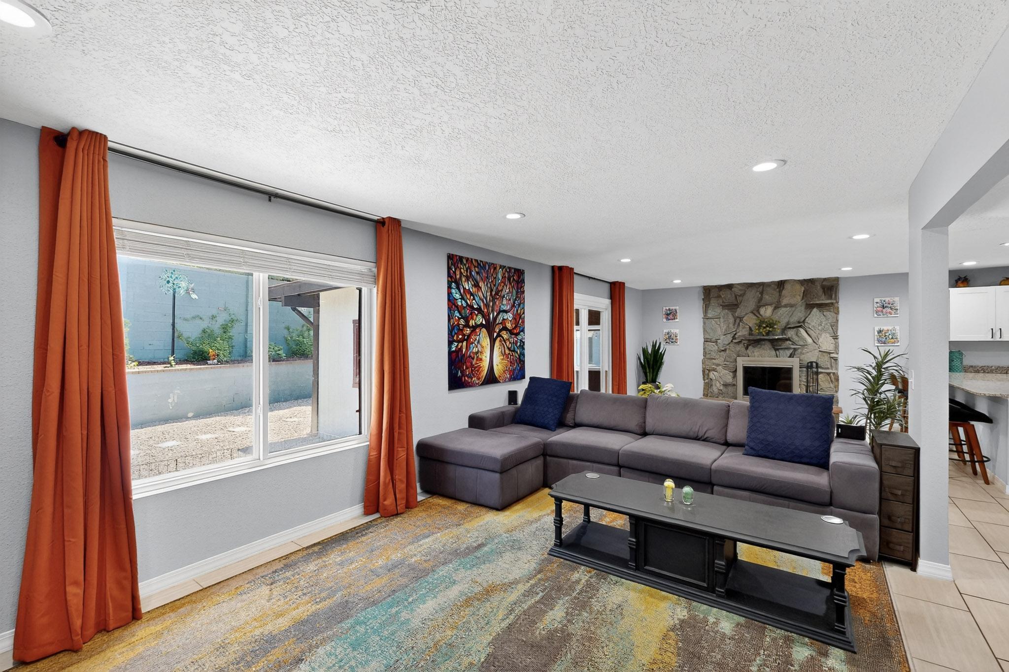 1602 HIAWATHA Drive NE