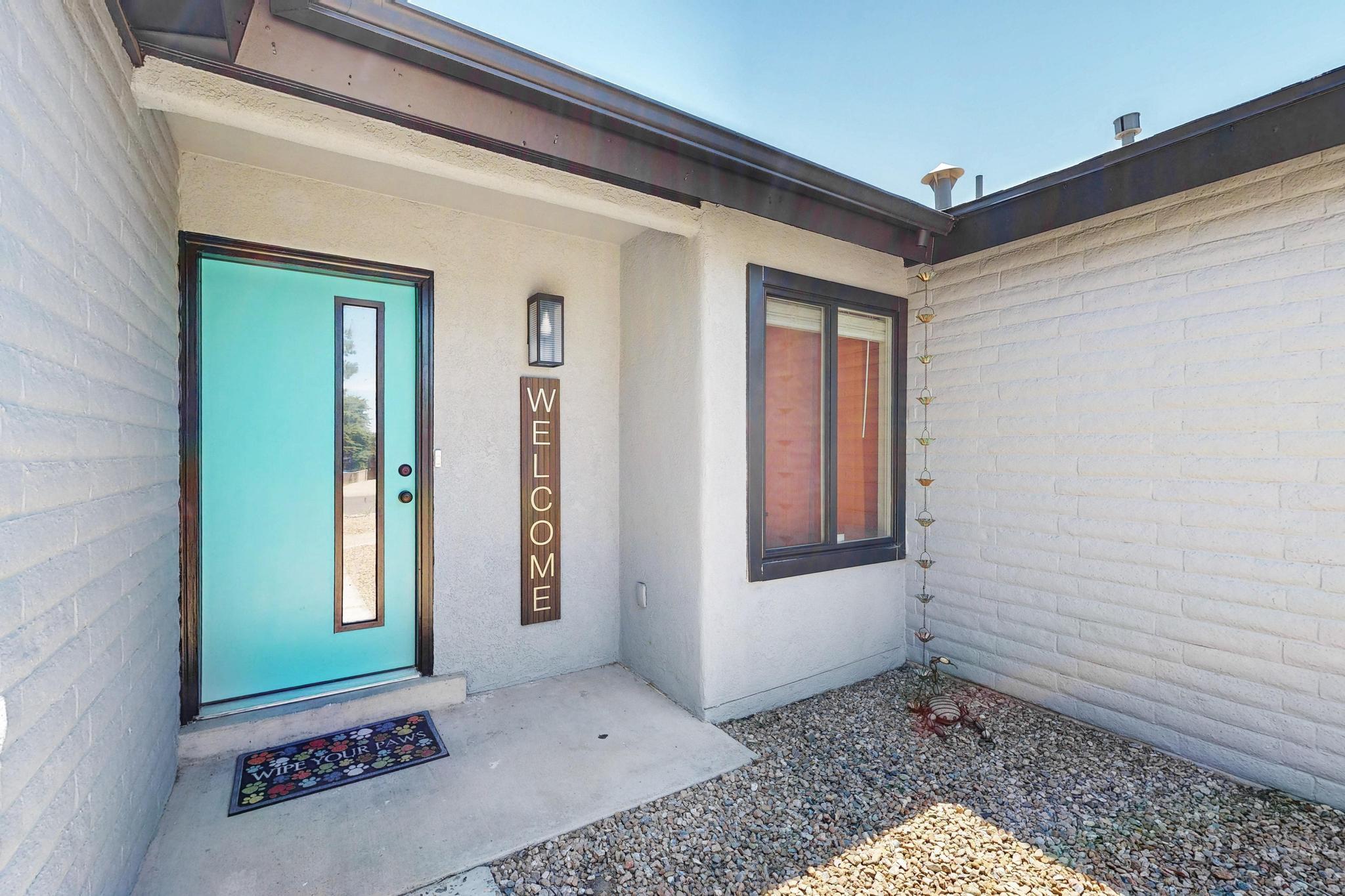 1602 HIAWATHA Drive NE