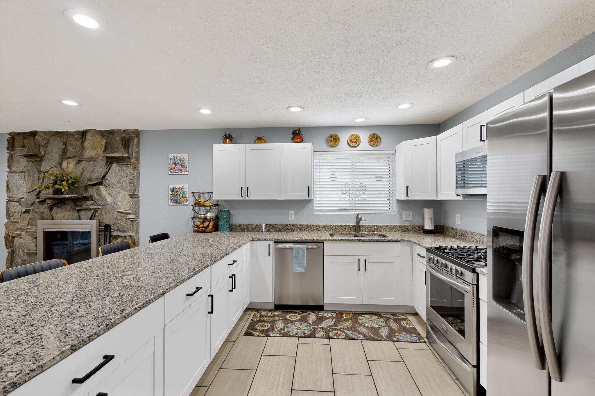 1602 HIAWATHA Drive NE