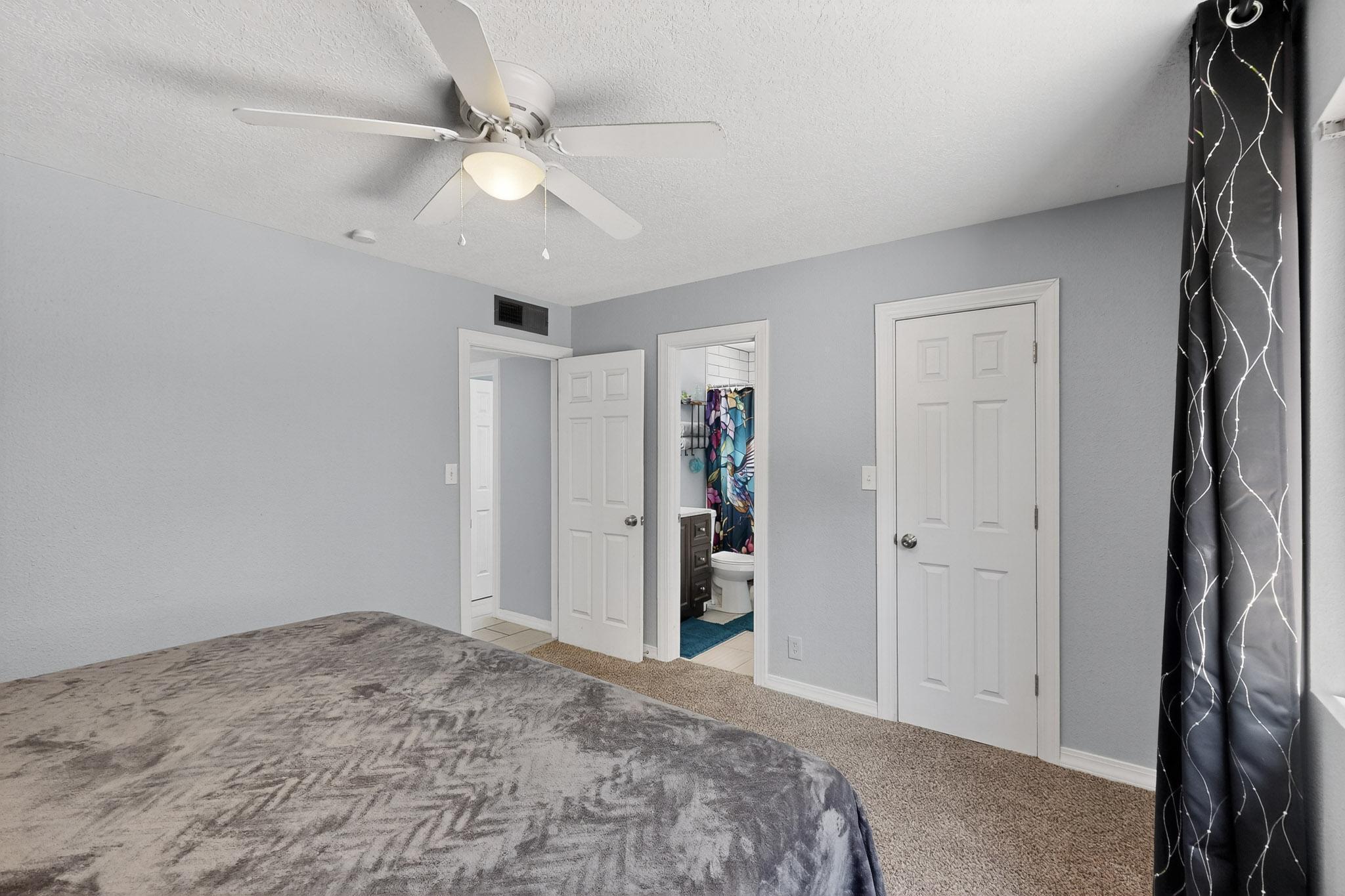 1602 HIAWATHA Drive NE