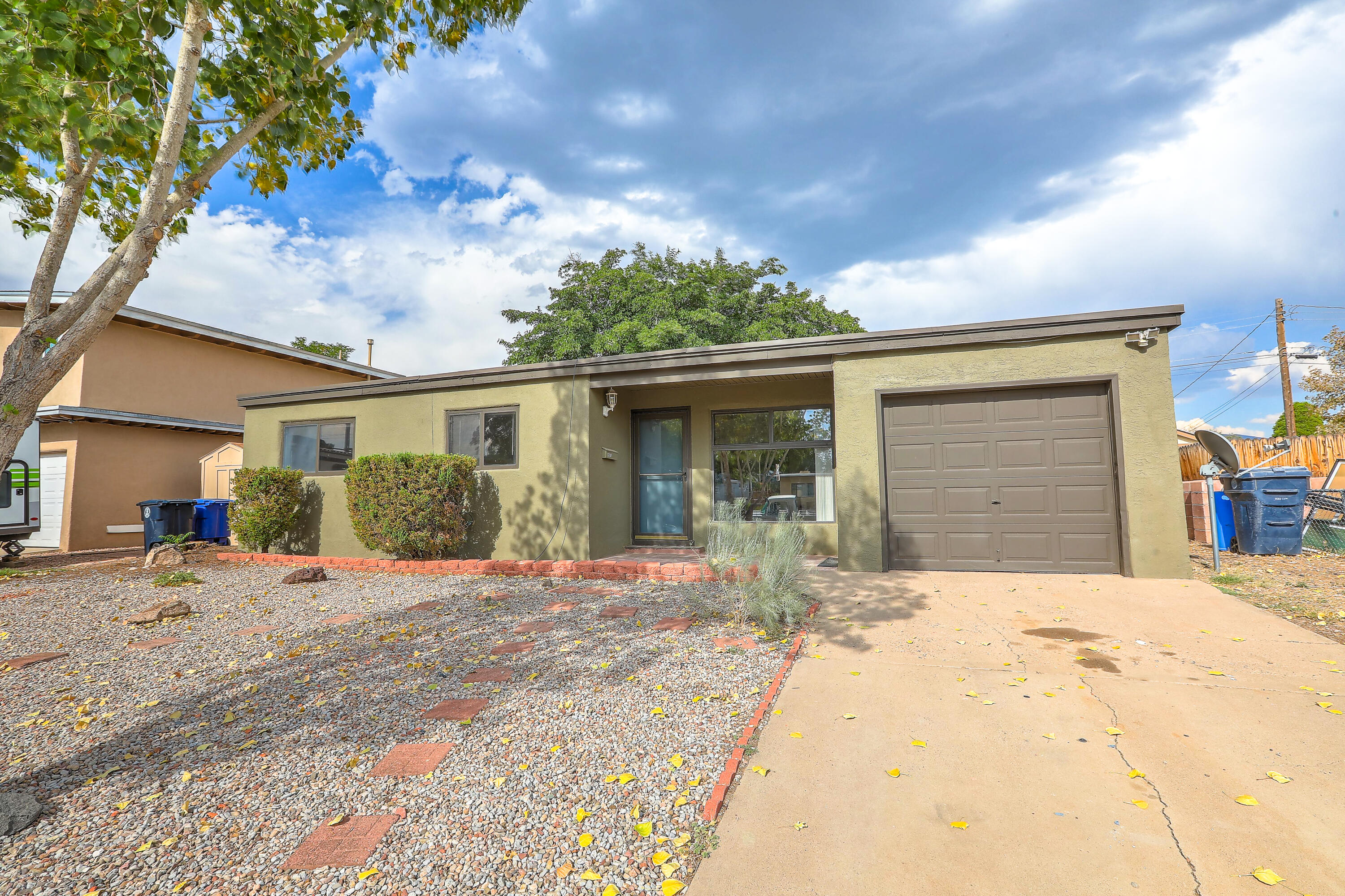 3710 JEANNE Court NE