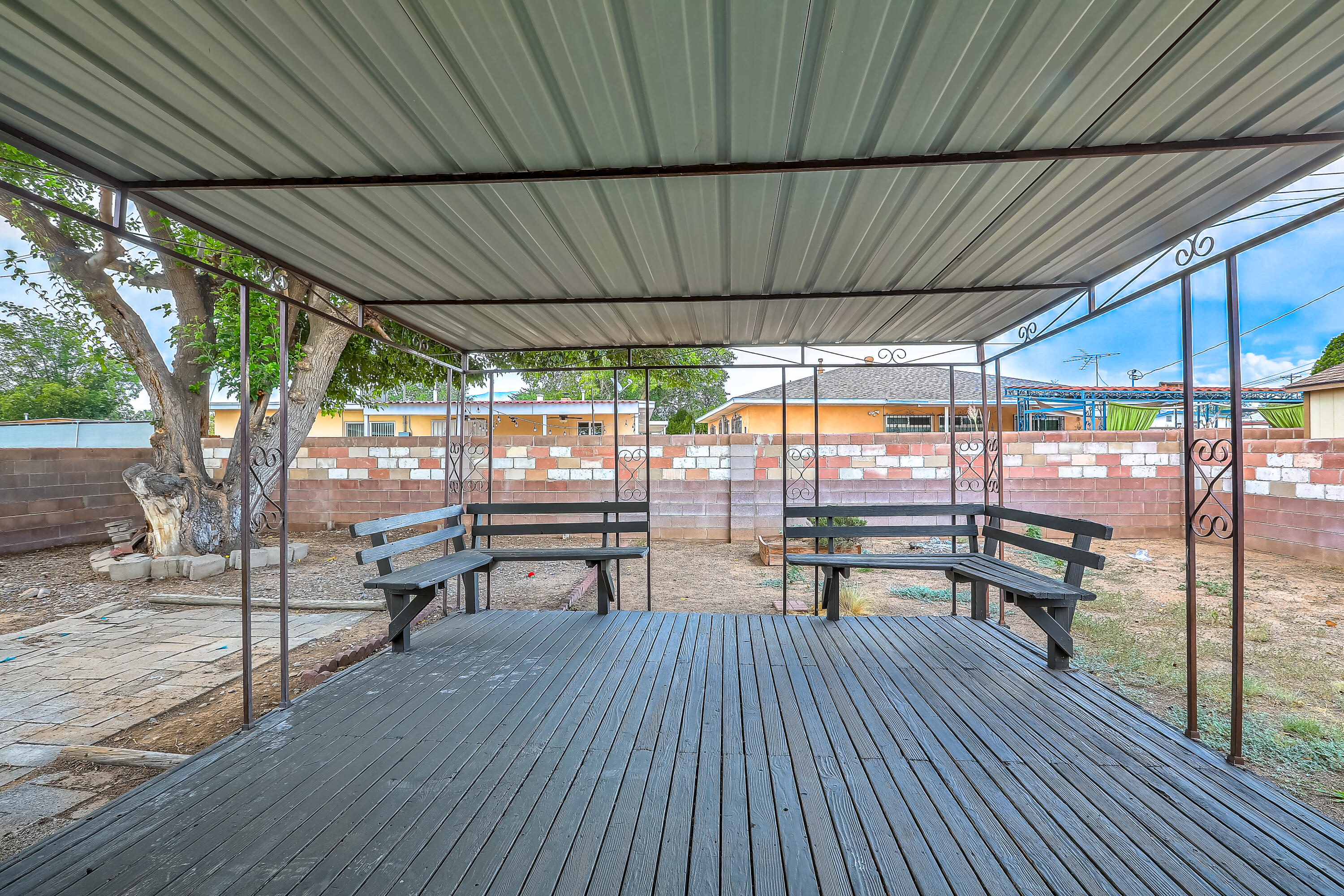 3710 JEANNE Court NE