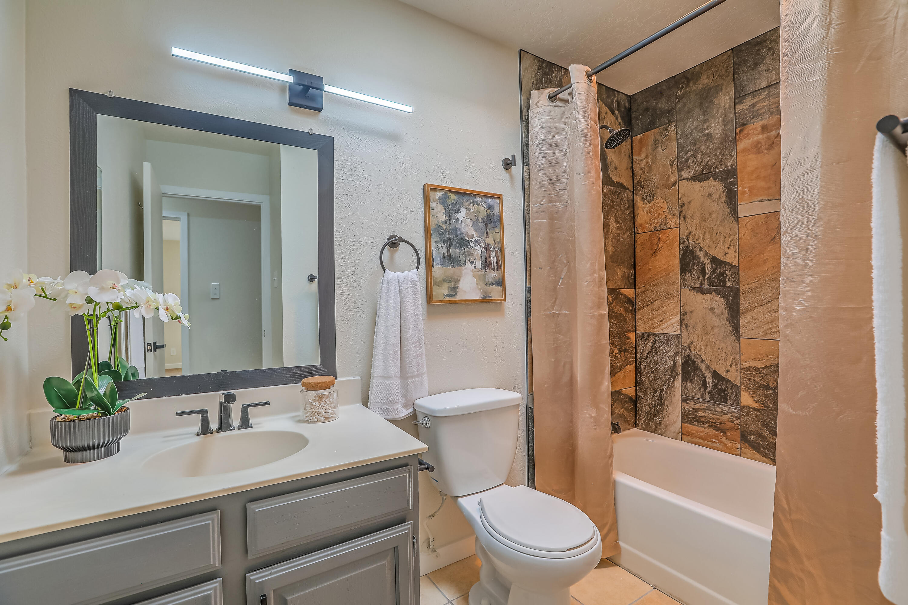 3710 JEANNE Court NE