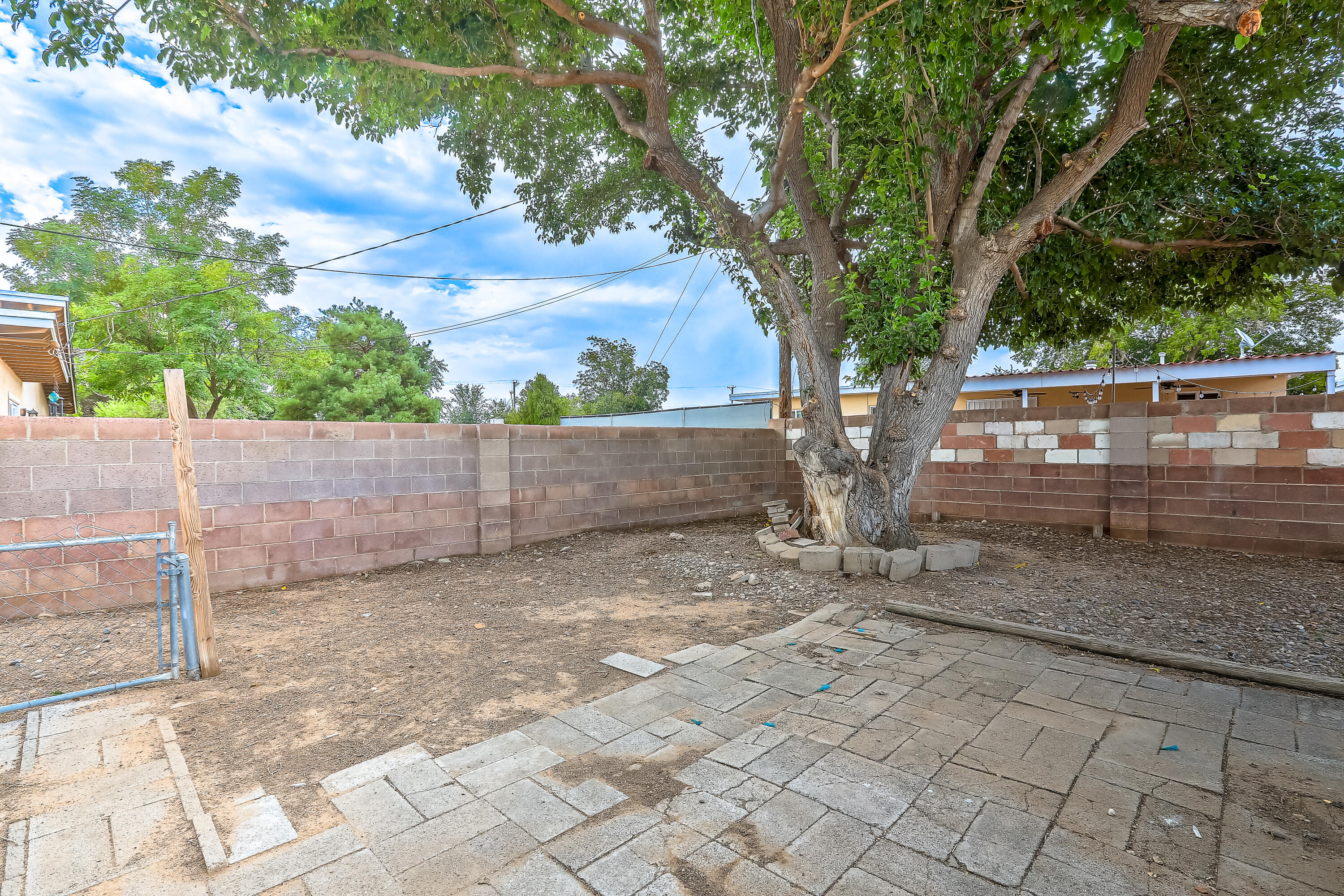 3710 JEANNE Court NE