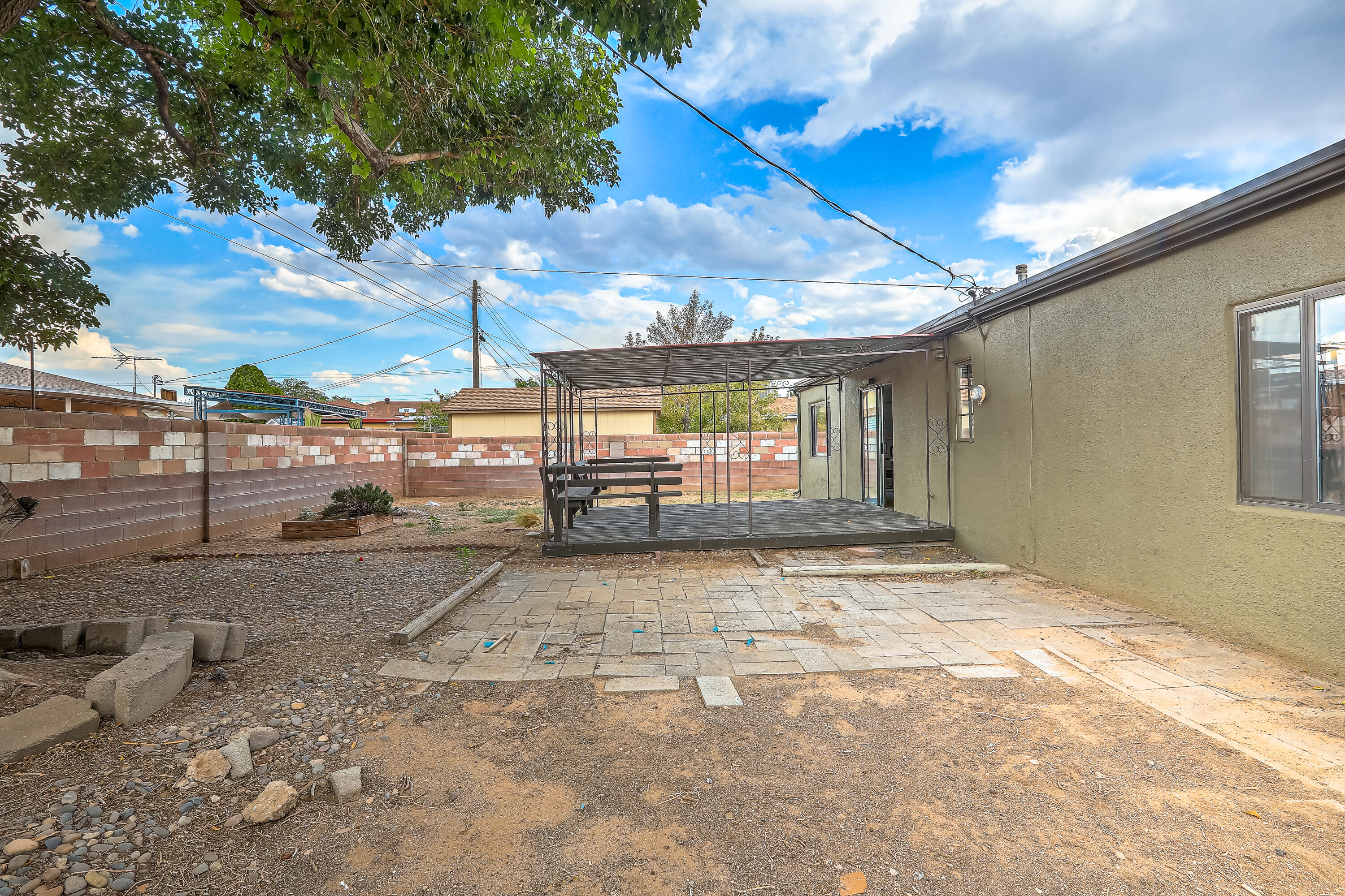 3710 JEANNE Court NE