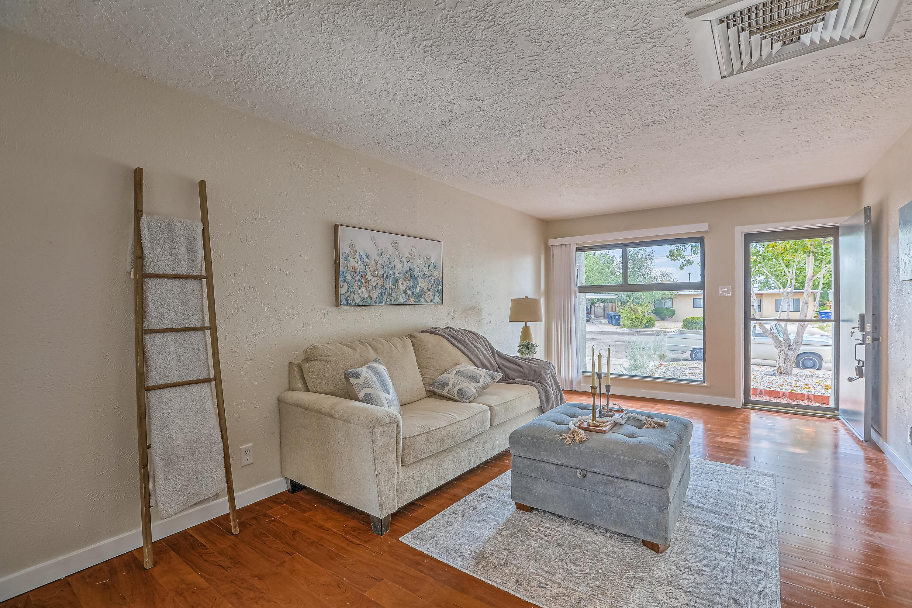 3710 JEANNE Court NE