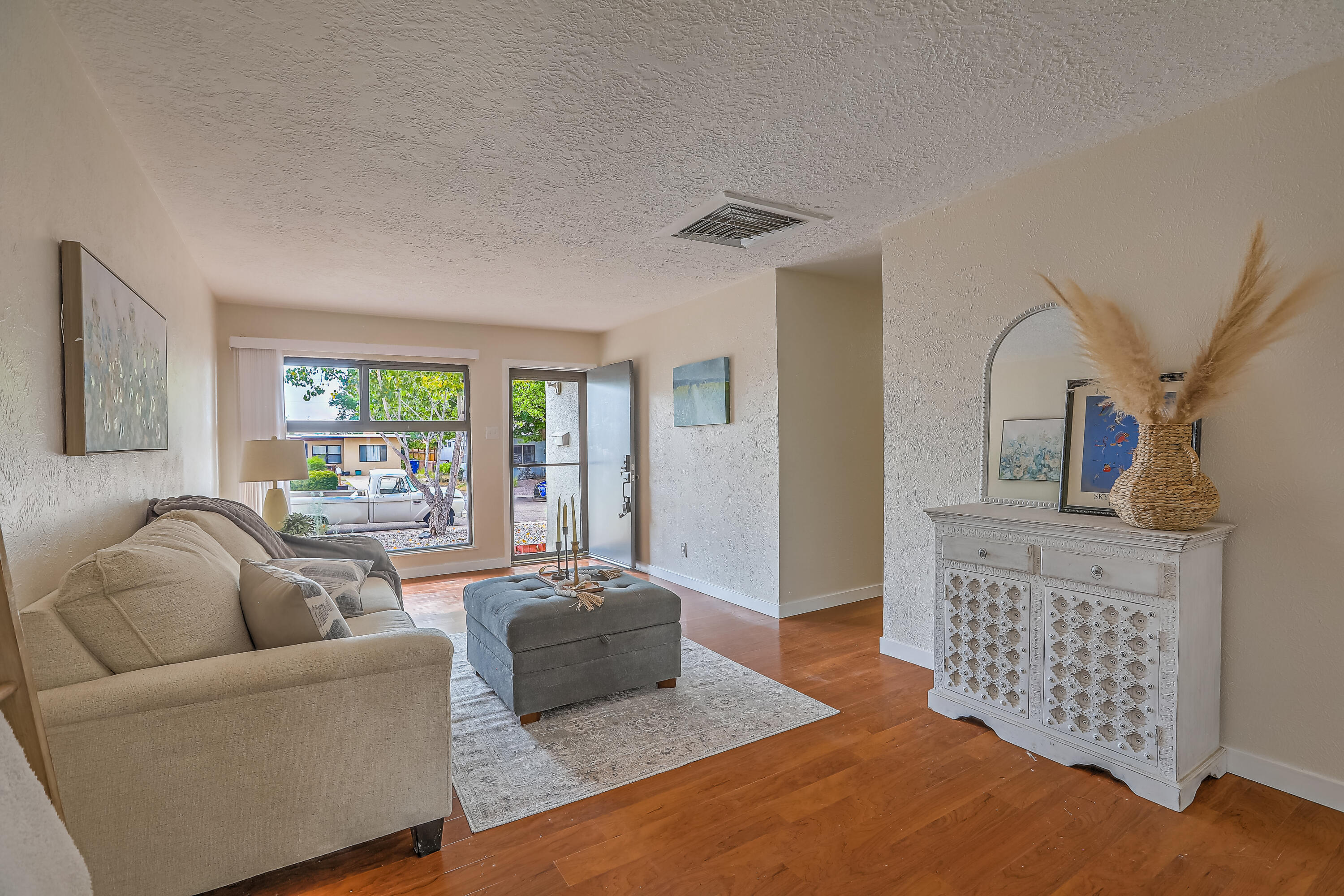 3710 JEANNE Court NE